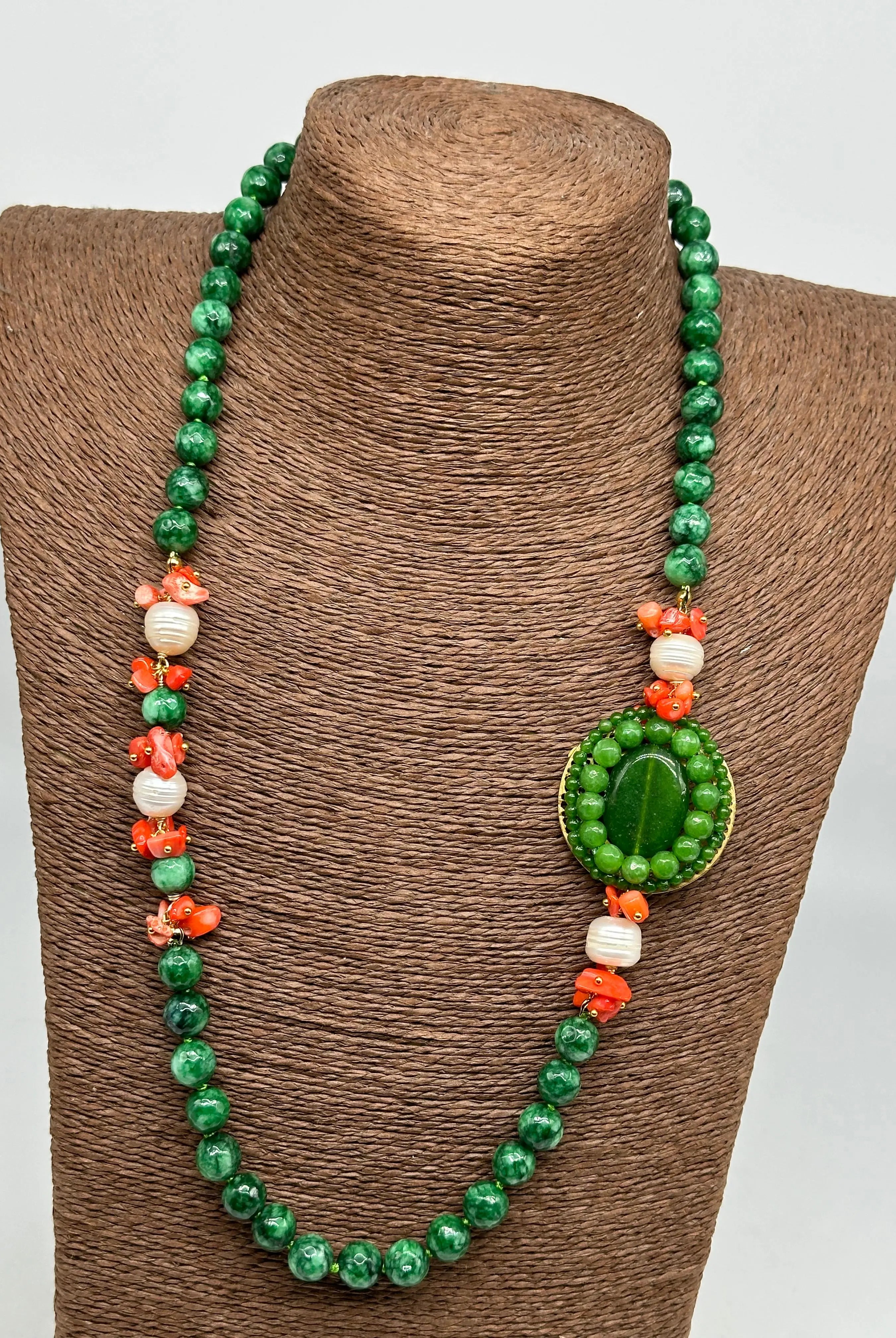 Collana Artigianale Pietre Verde, Corallo e Perle bianche V.2 DD CERAMICHE SICILIANE