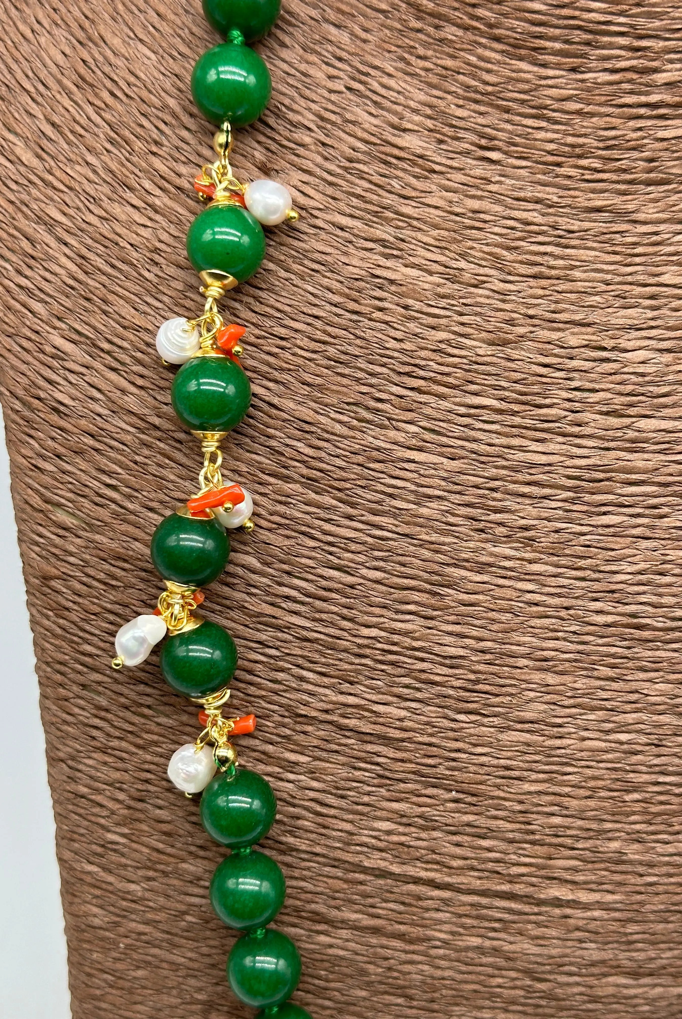 Collana Artigianale Pietre Verde, Corallo e Perle bianche V.3 DD CERAMICHE SICILIANE
