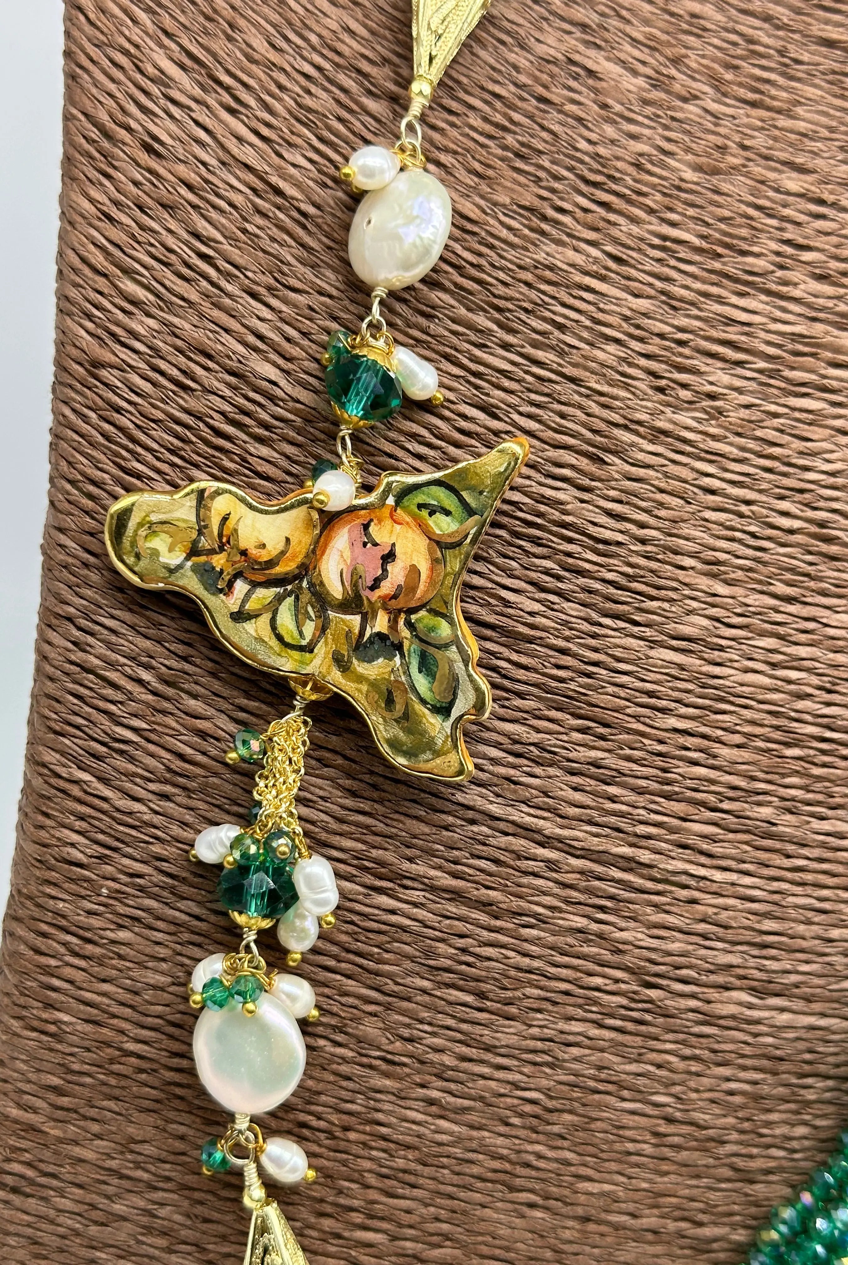 Collana multifilo di Pietre Verde, ciondolo Sicilia, perle e pietre DD CERAMICHE SICILIANE