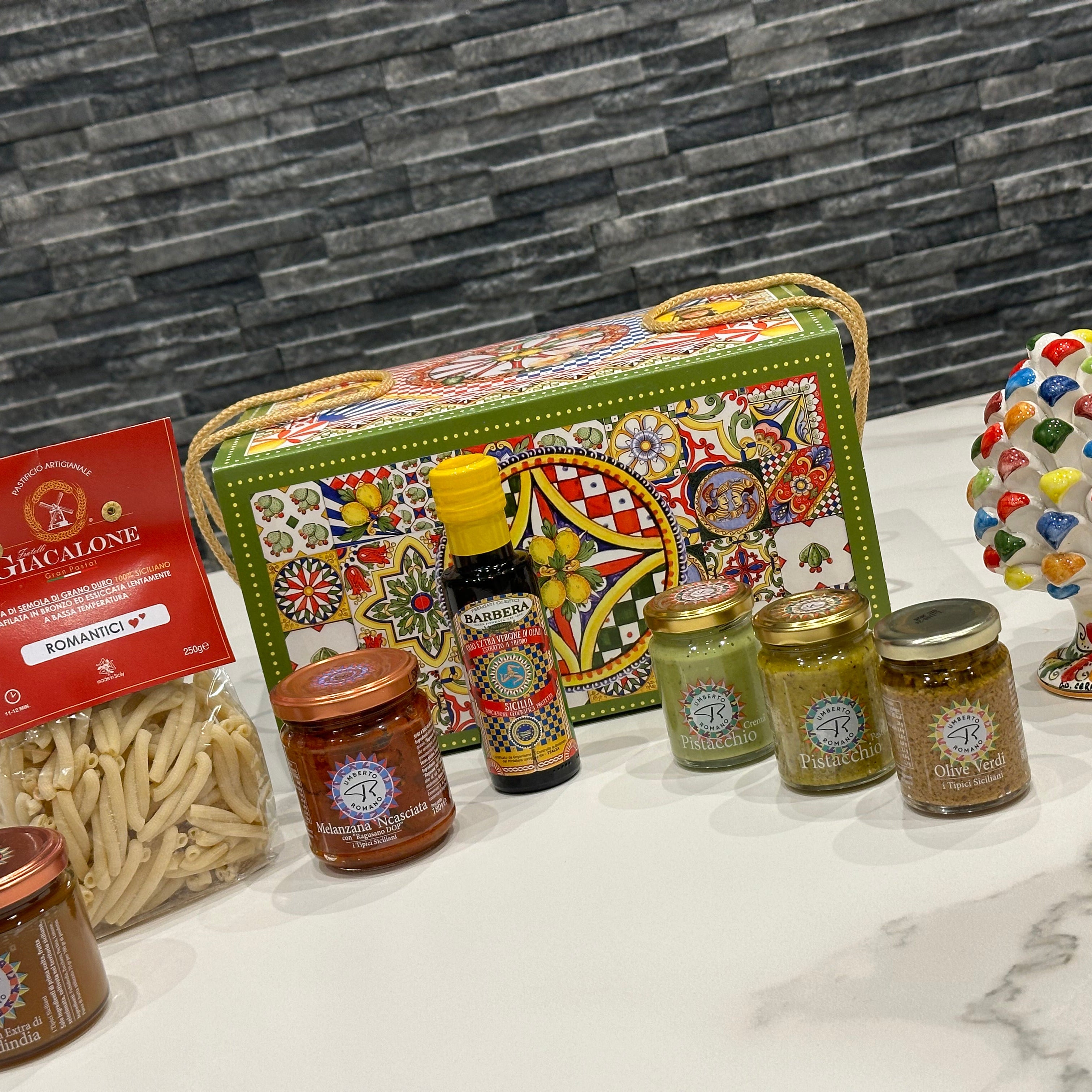 Cofanetto ’Sicily Box’ - Pigna Multicolor H.15cm + Prodotti Tipici Siciliani - BOX PRODOTTI TIPICI