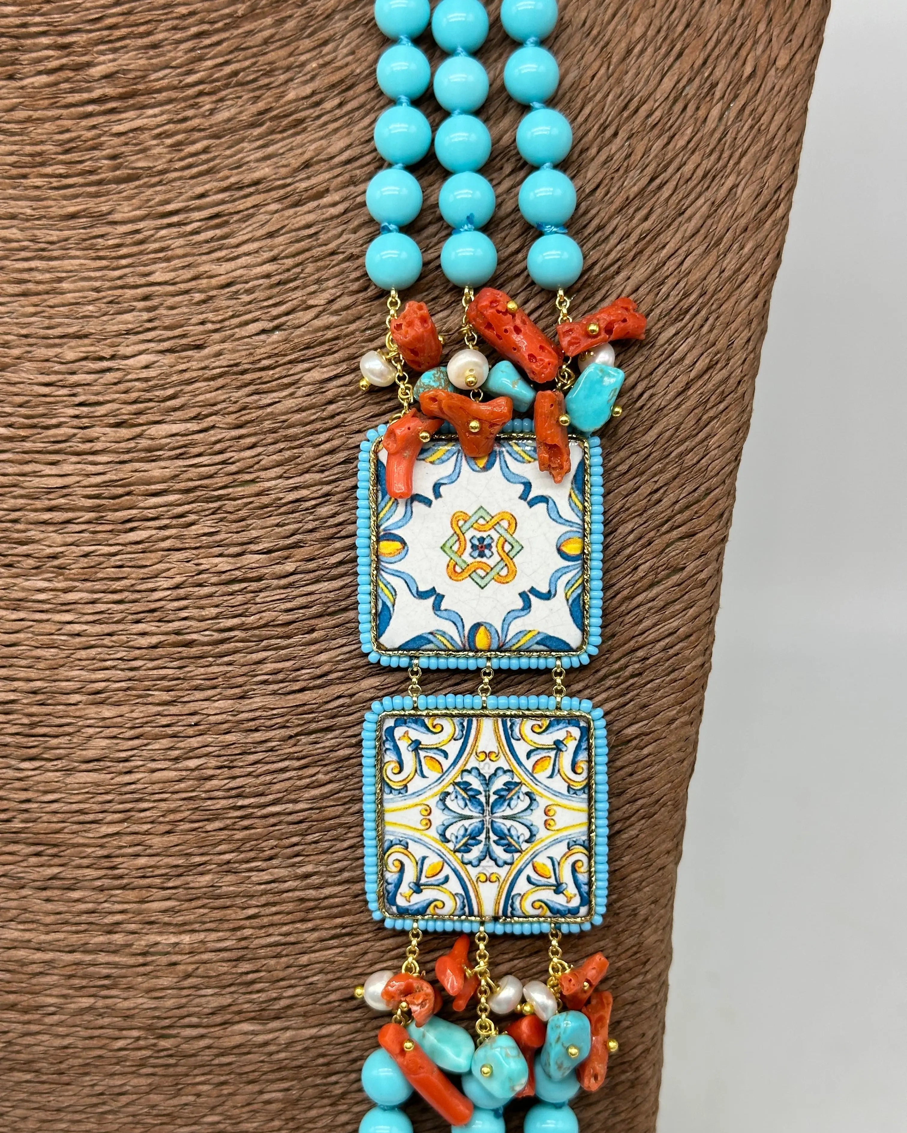 Collana 3 giri di Pietre Turchese, 2 Piastrelle Ceramica di Caltagirone, Corallo DD CERAMICHE SICILIANE
