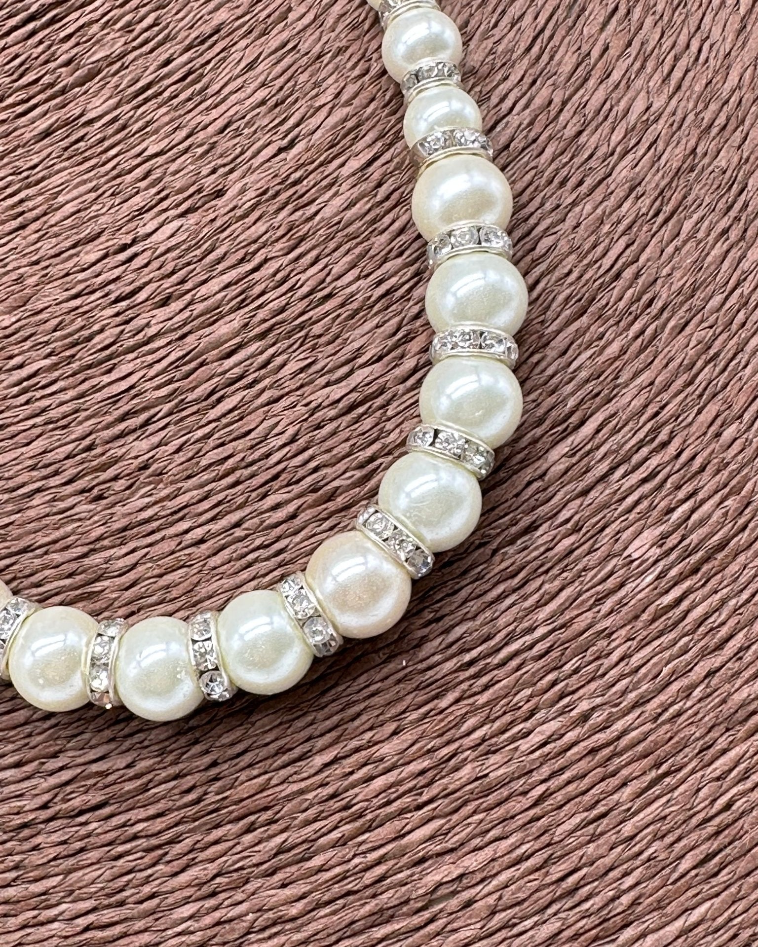 Collana Artigianale Perle Bianche e Brillantini - DD CERAMICHE SICILIANE