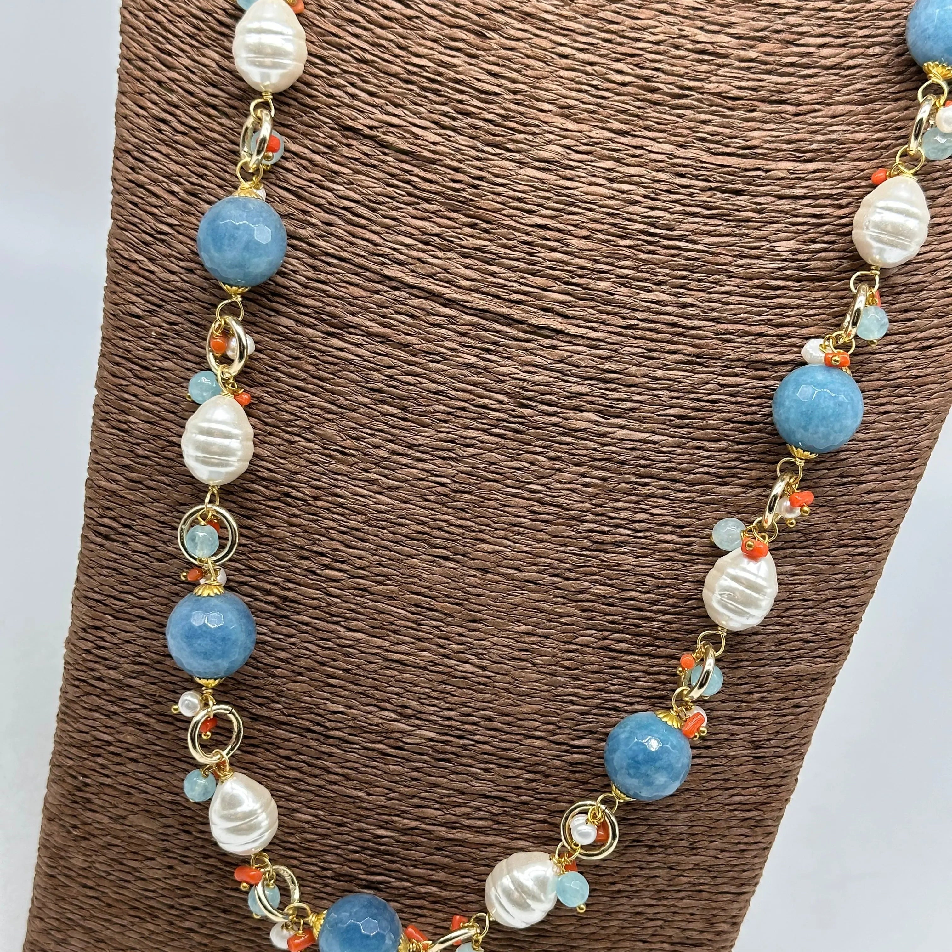 Collana Artigianale Pietre Azzurre, Corallo e Perle bianche V.1 DD CERAMICHE SICILIANE