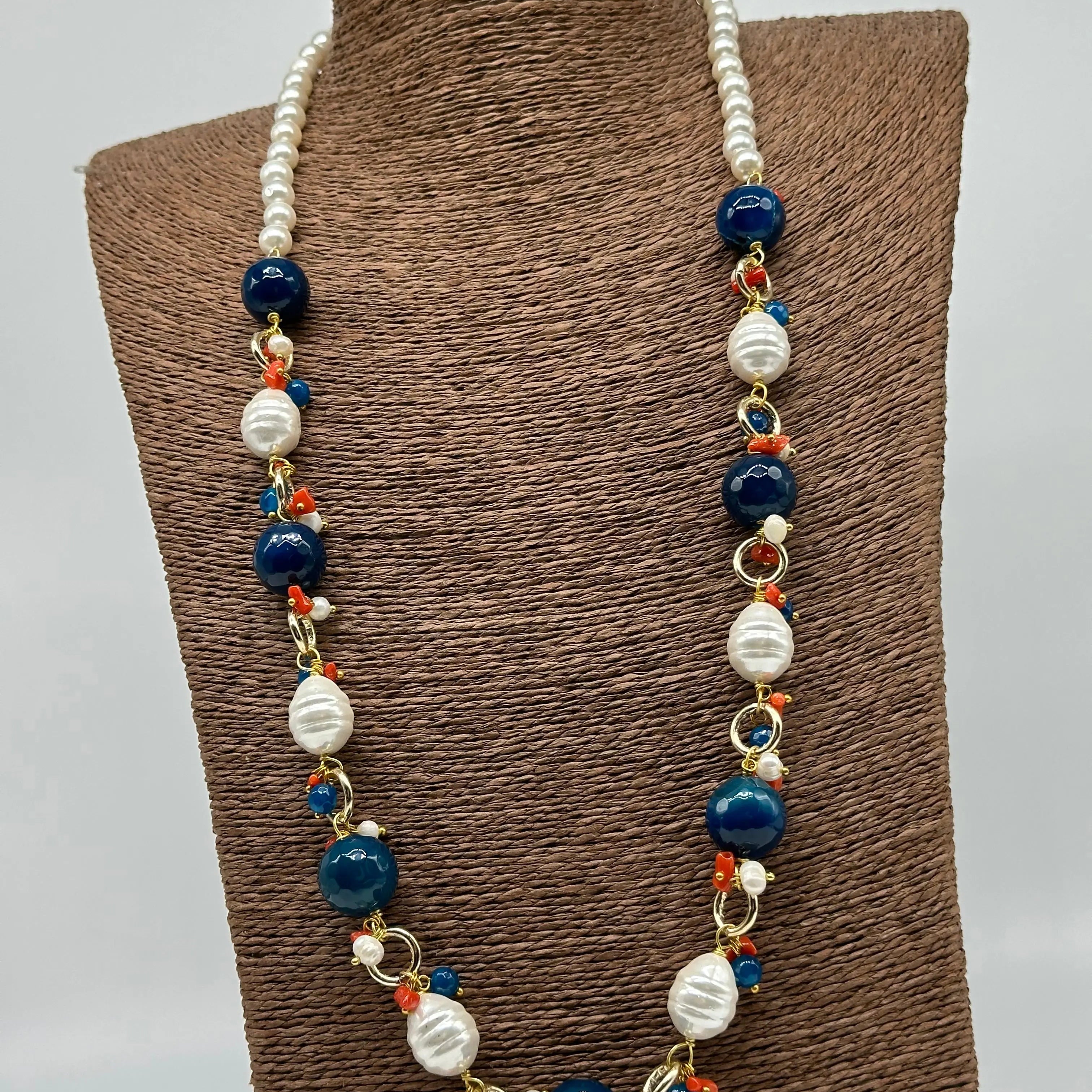 Collana Artigianale Pietre Blu, Corallo e Perle bianche DD CERAMICHE SICILIANE