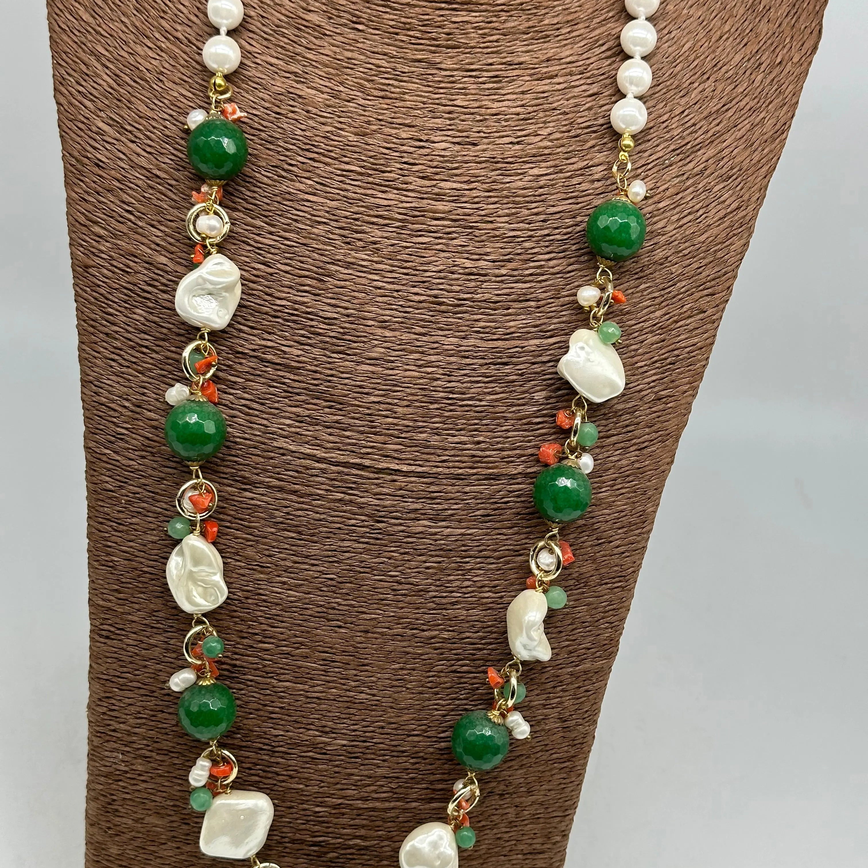 Collana Artigianale Pietre Verde, Corallo e Perle bianche DD CERAMICHE SICILIANE