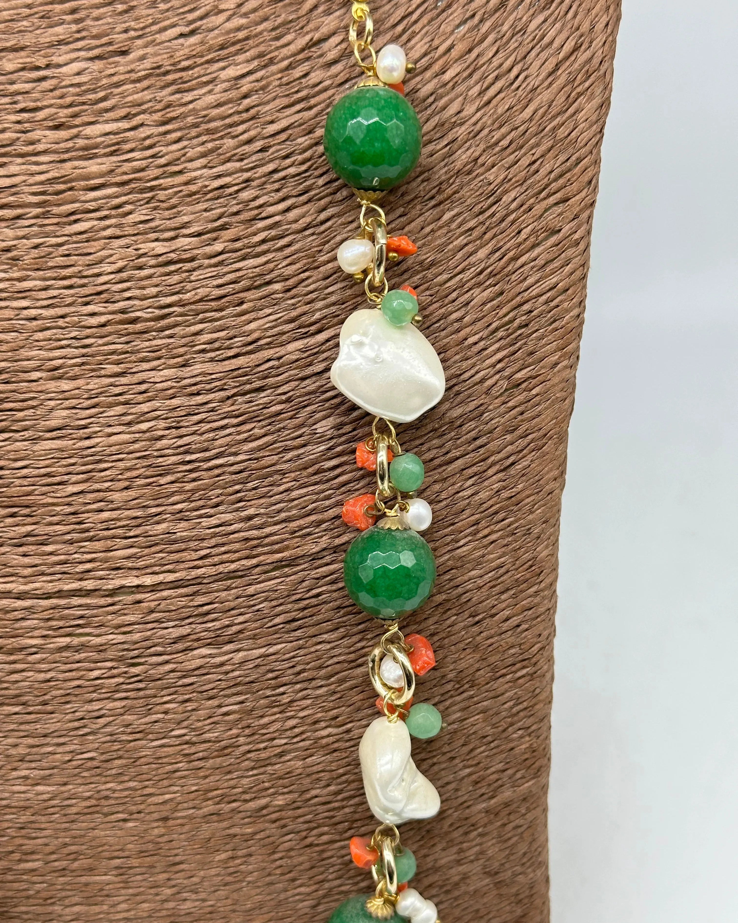Collana Artigianale Pietre Verde, Corallo e Perle bianche DD CERAMICHE SICILIANE