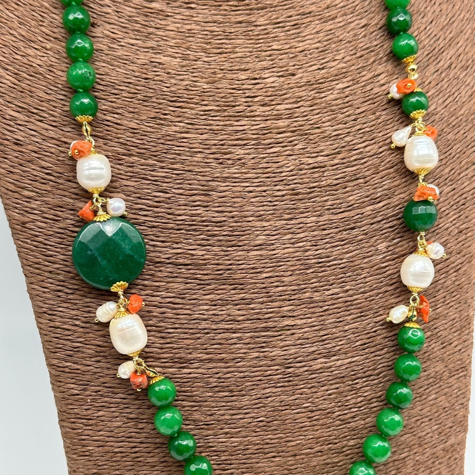 Collana Artigianale Pietre Verde, Corallo e Perle bianche - DD CERAMICHE SICILIANE