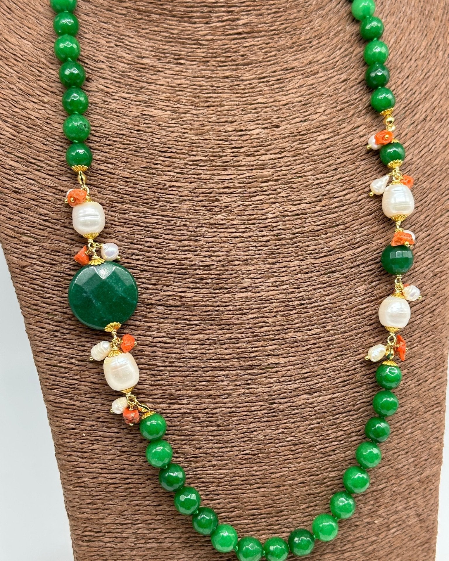 Collana Artigianale Pietre Verde, Corallo e Perle bianche - DD CERAMICHE SICILIANE
