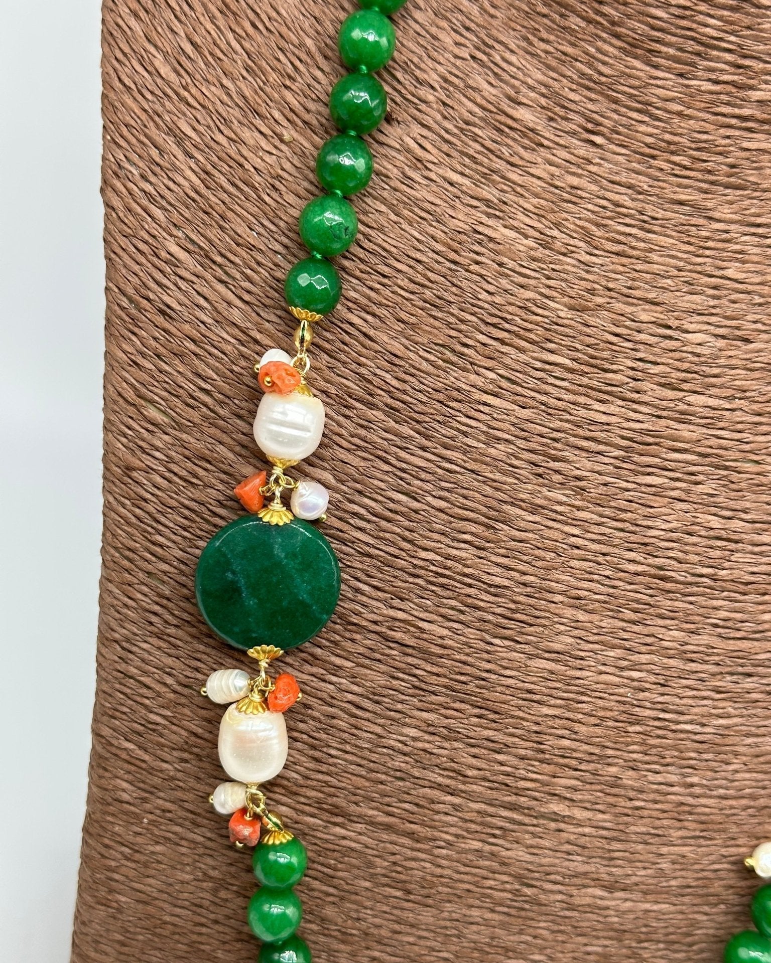 Collana Artigianale Pietre Verde, Corallo e Perle bianche - DD CERAMICHE SICILIANE