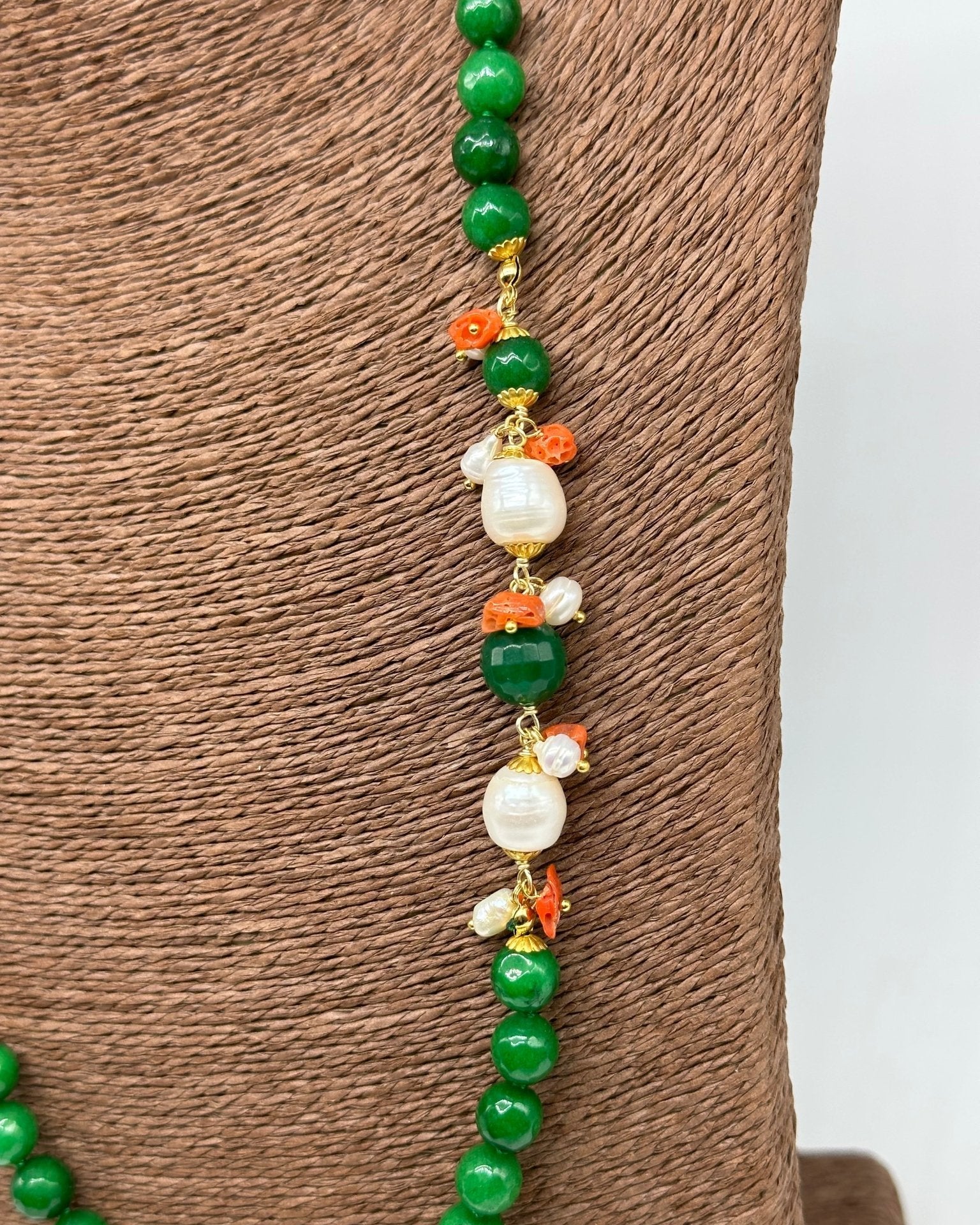 Collana Artigianale Pietre Verde, Corallo e Perle bianche - DD CERAMICHE SICILIANE