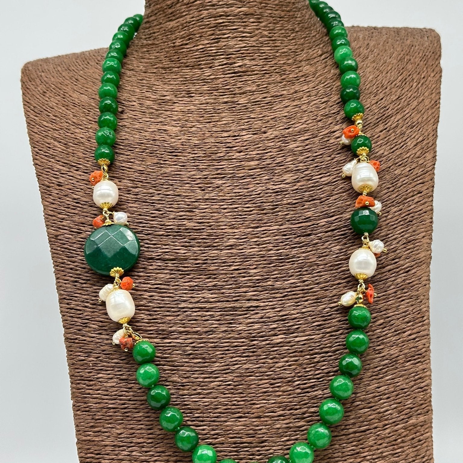 Collana Artigianale Pietre Verde, Corallo e Perle bianche - DD CERAMICHE SICILIANE