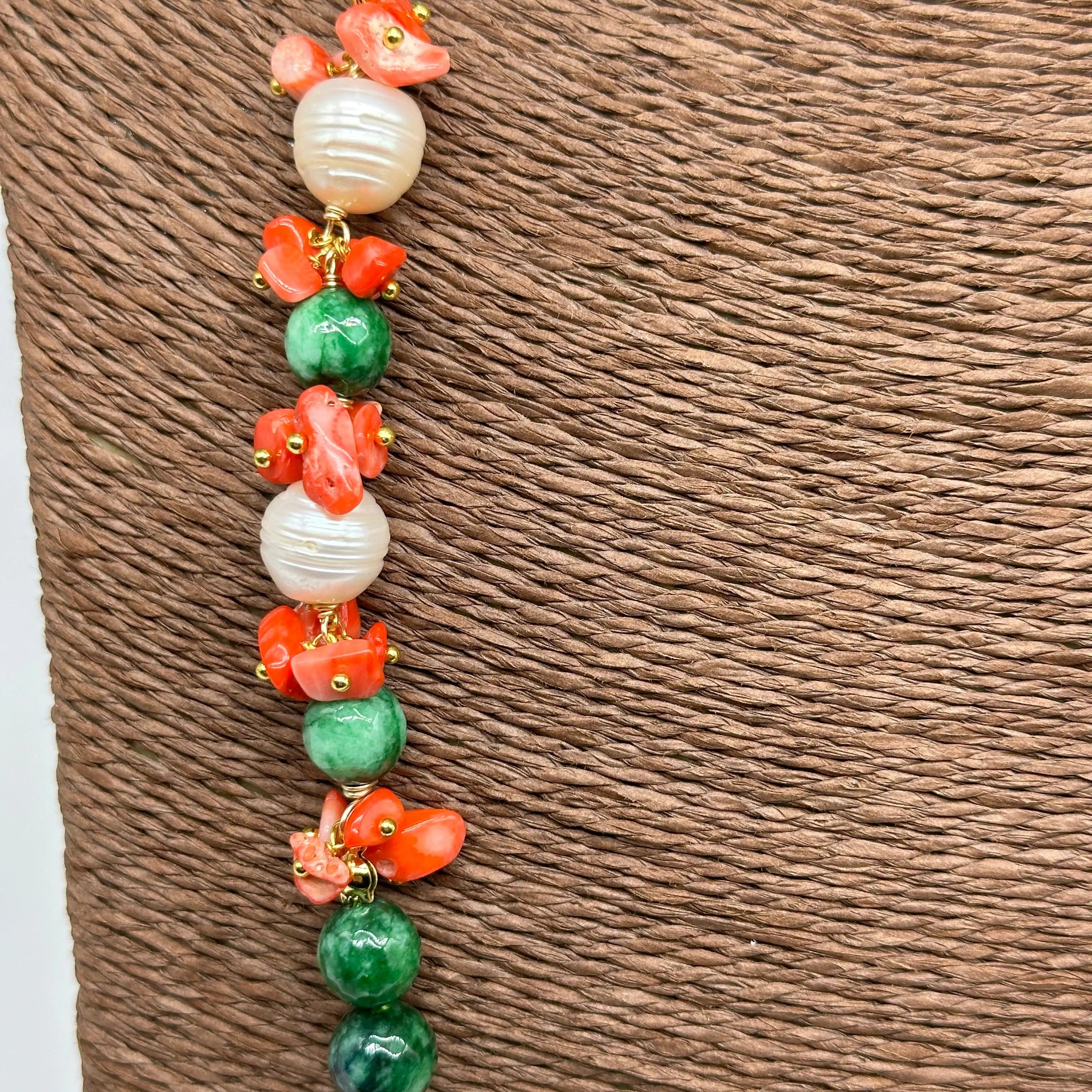 Collana Artigianale Pietre Verde, Corallo e Perle bianche V.2 DD CERAMICHE SICILIANE