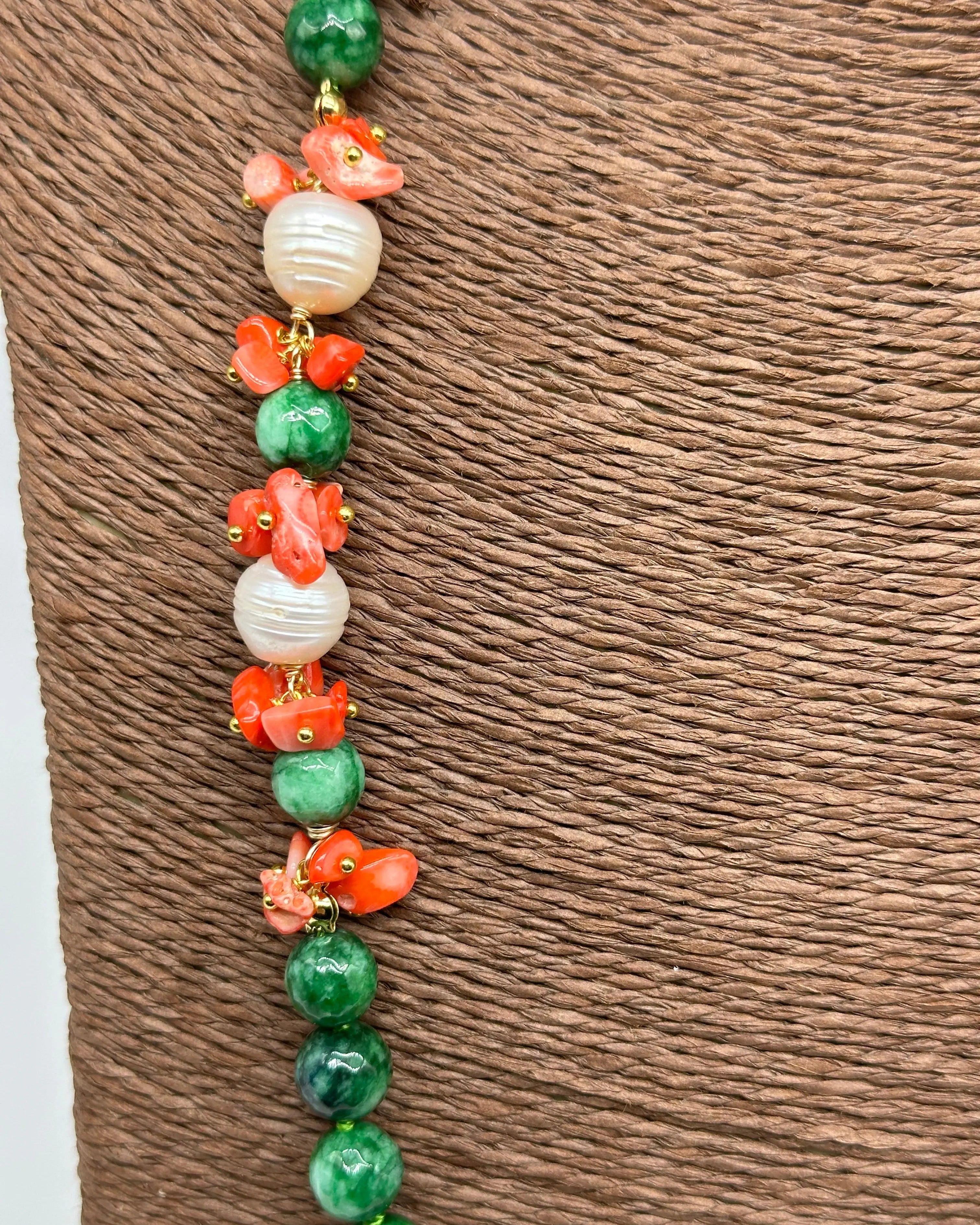 Collana Artigianale Pietre Verde, Corallo e Perle bianche V.2 DD CERAMICHE SICILIANE