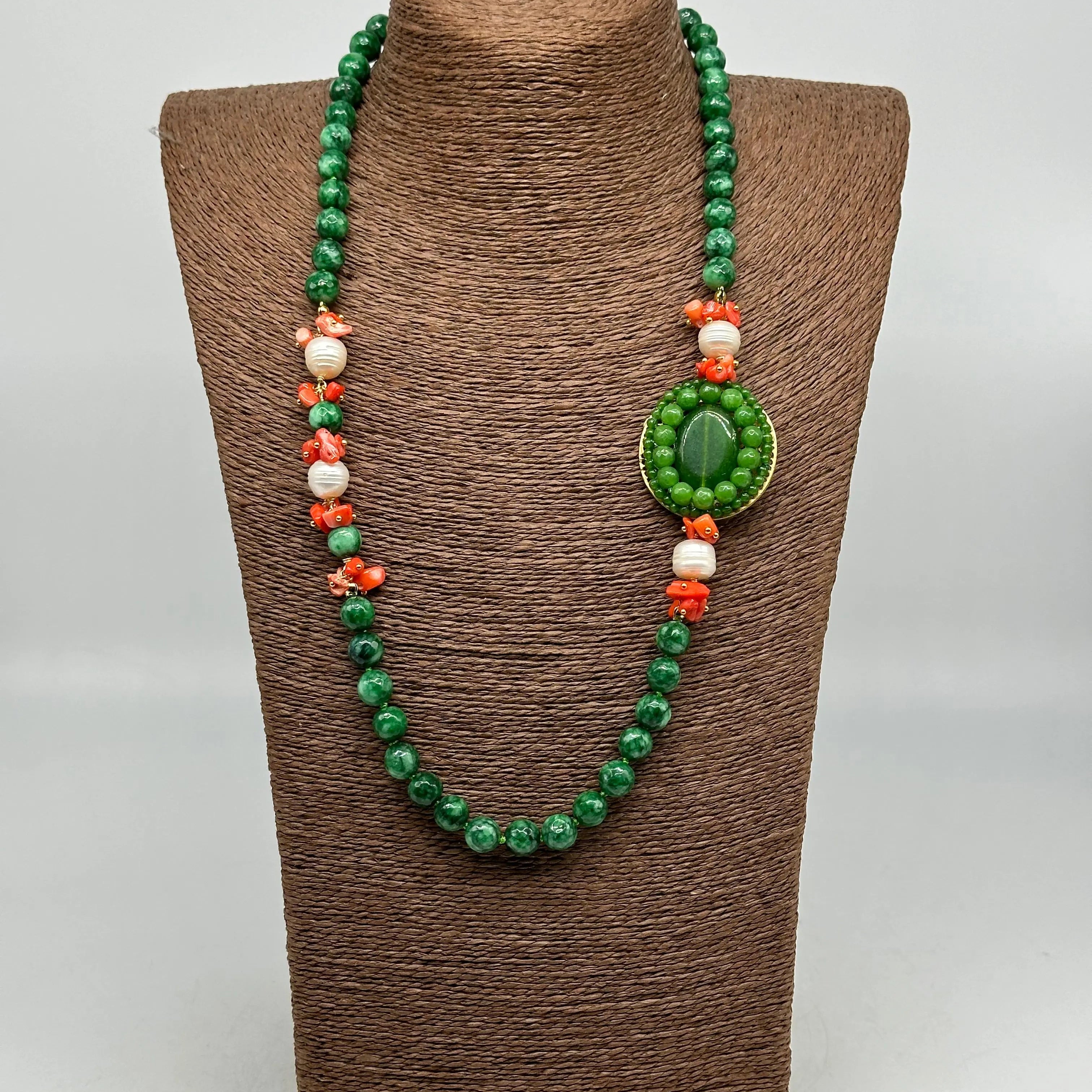 Collana Artigianale Pietre Verde, Corallo e Perle bianche V.2 DD CERAMICHE SICILIANE