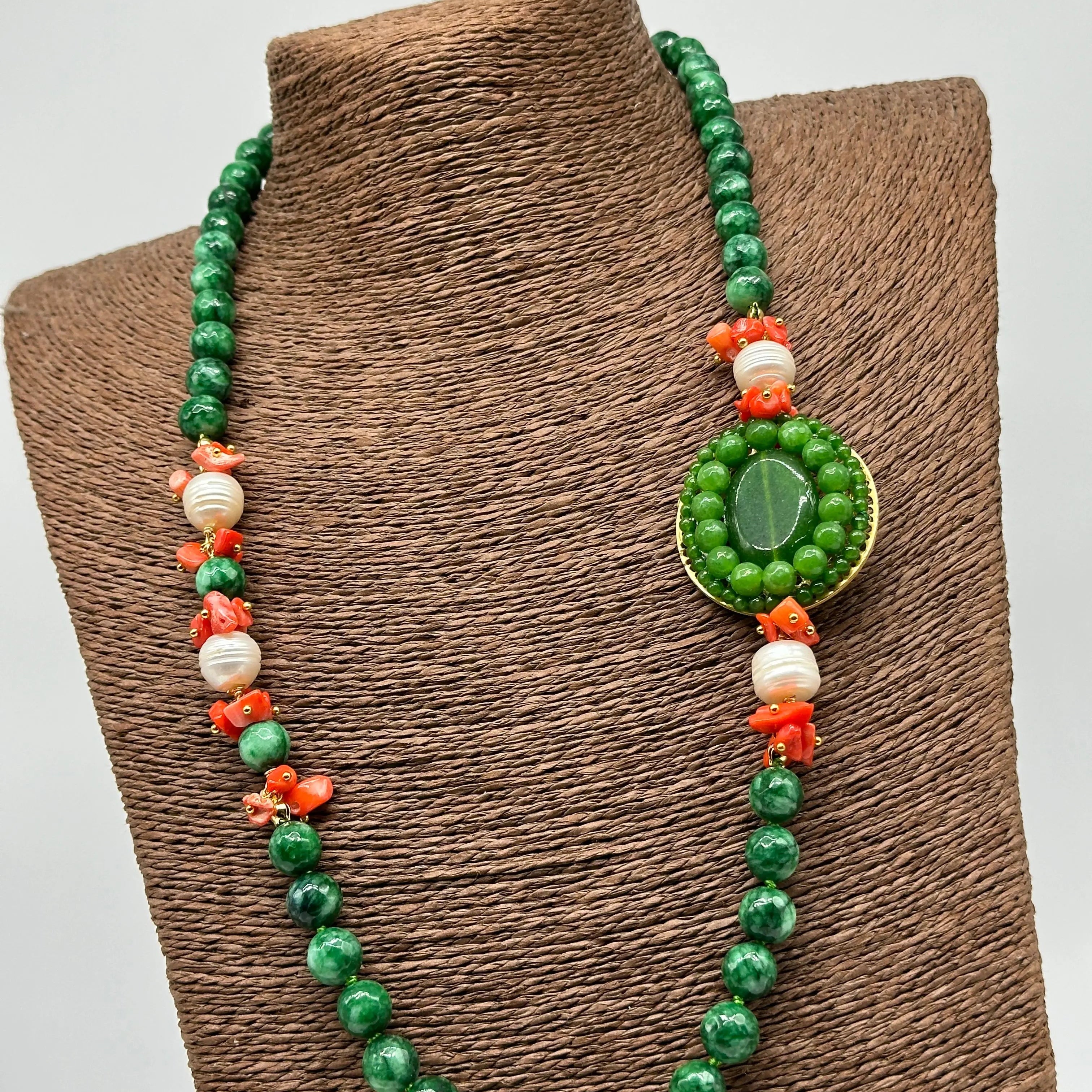 Collana Artigianale Pietre Verde, Corallo e Perle bianche V.2 DD CERAMICHE SICILIANE