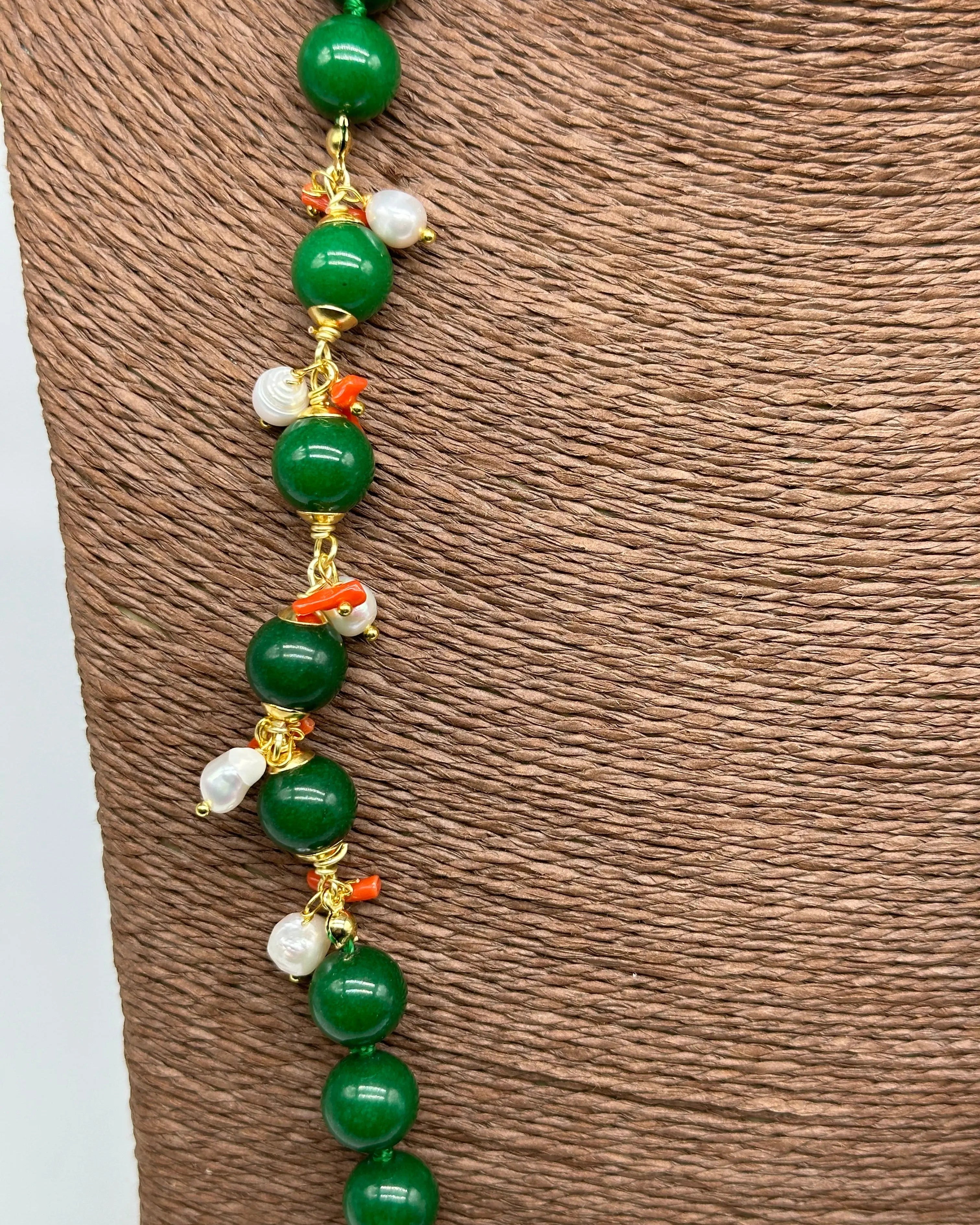 Collana Artigianale Pietre Verde, Corallo e Perle bianche V.3 DD CERAMICHE SICILIANE