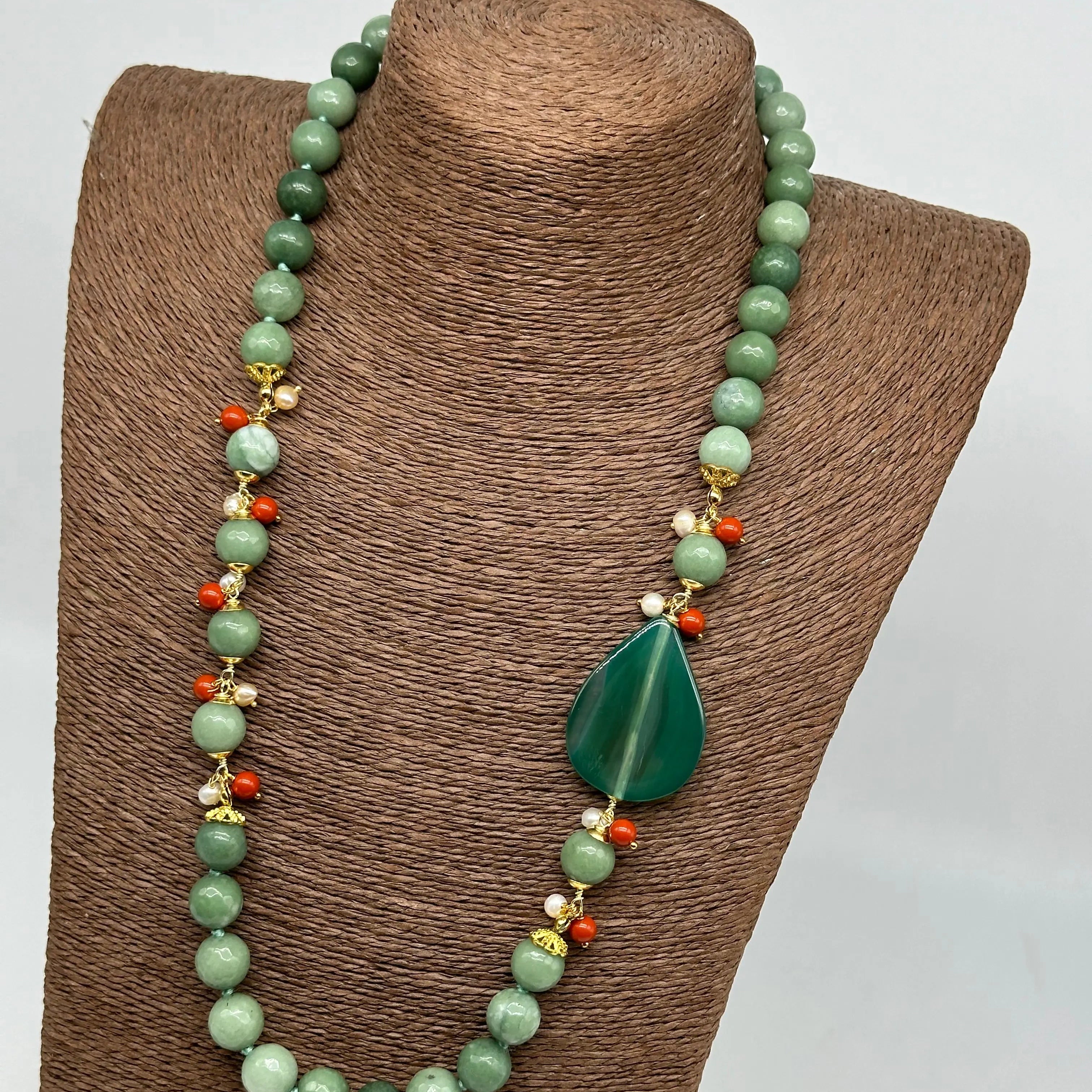 Collana Artigianale Pietre Verde, Corallo e Perle bianche V.4 DD CERAMICHE SICILIANE