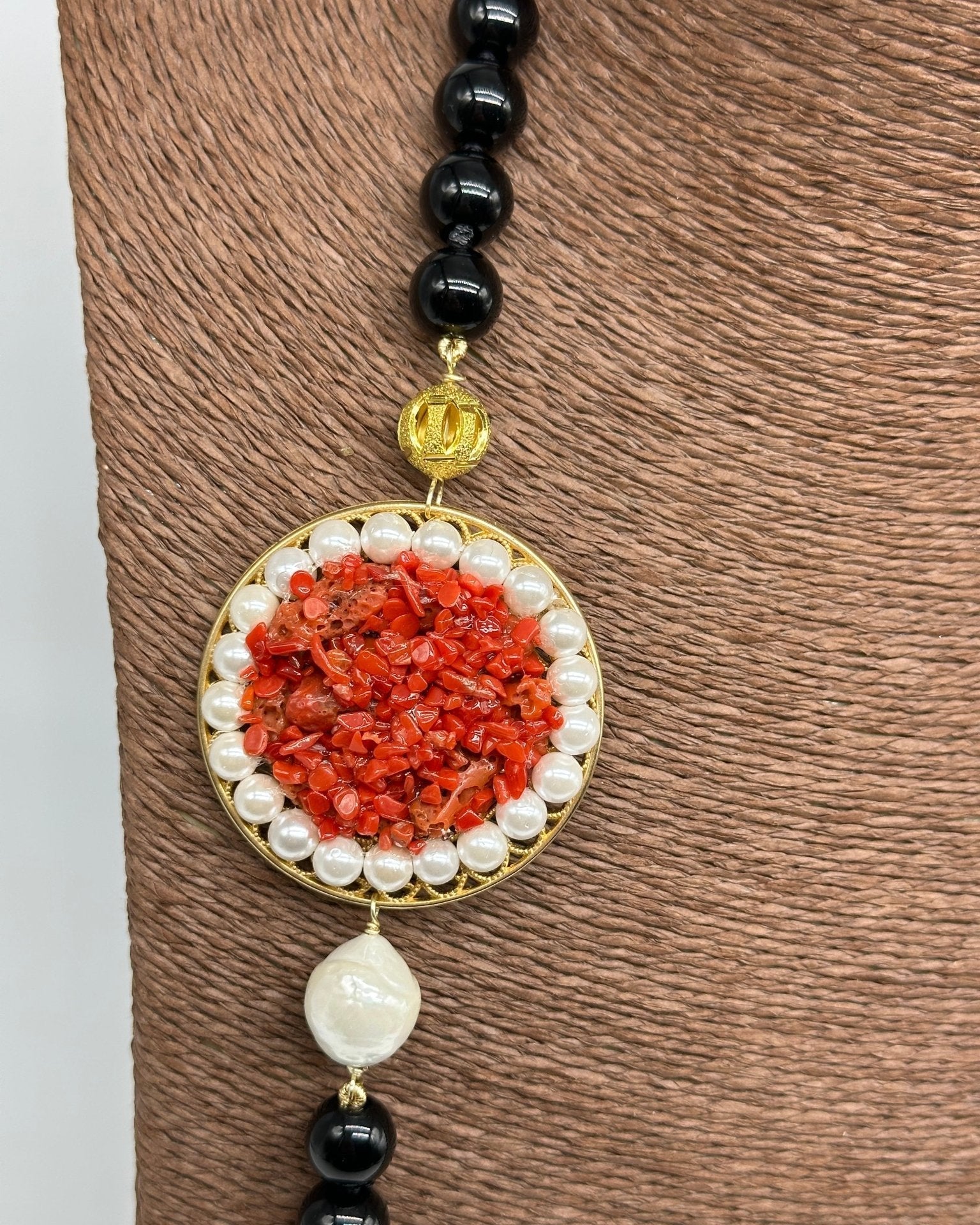 Collana Ceramica di Caltagirone Medaglione Corallo e Perle - DD CERAMICHE SICILIANE