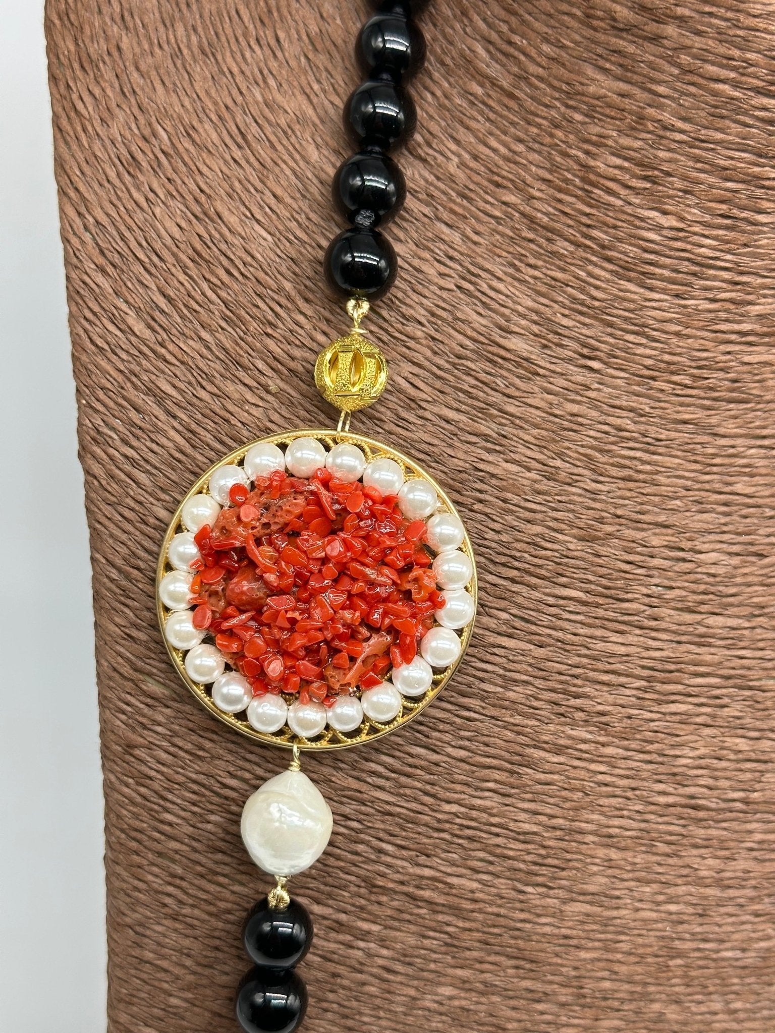 Collana Ceramica di Caltagirone Medaglione Corallo e Perle - DD CERAMICHE SICILIANE