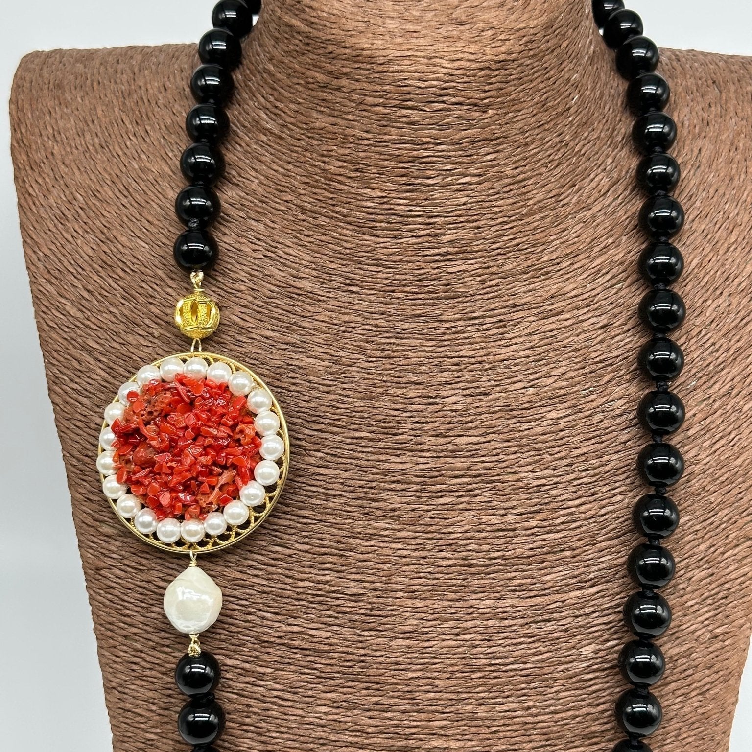 Collana Ceramica di Caltagirone Medaglione Corallo e Perle - DD CERAMICHE SICILIANE