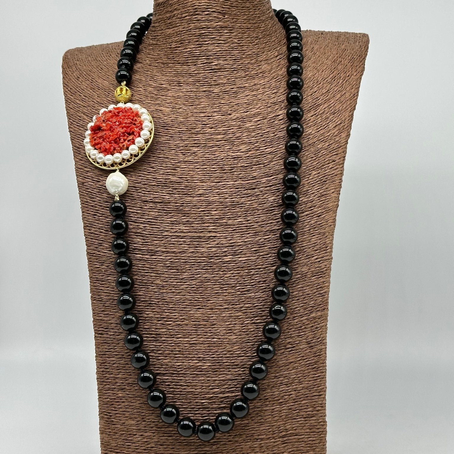 Collana Ceramica di Caltagirone Medaglione Corallo e Perle - DD CERAMICHE SICILIANE