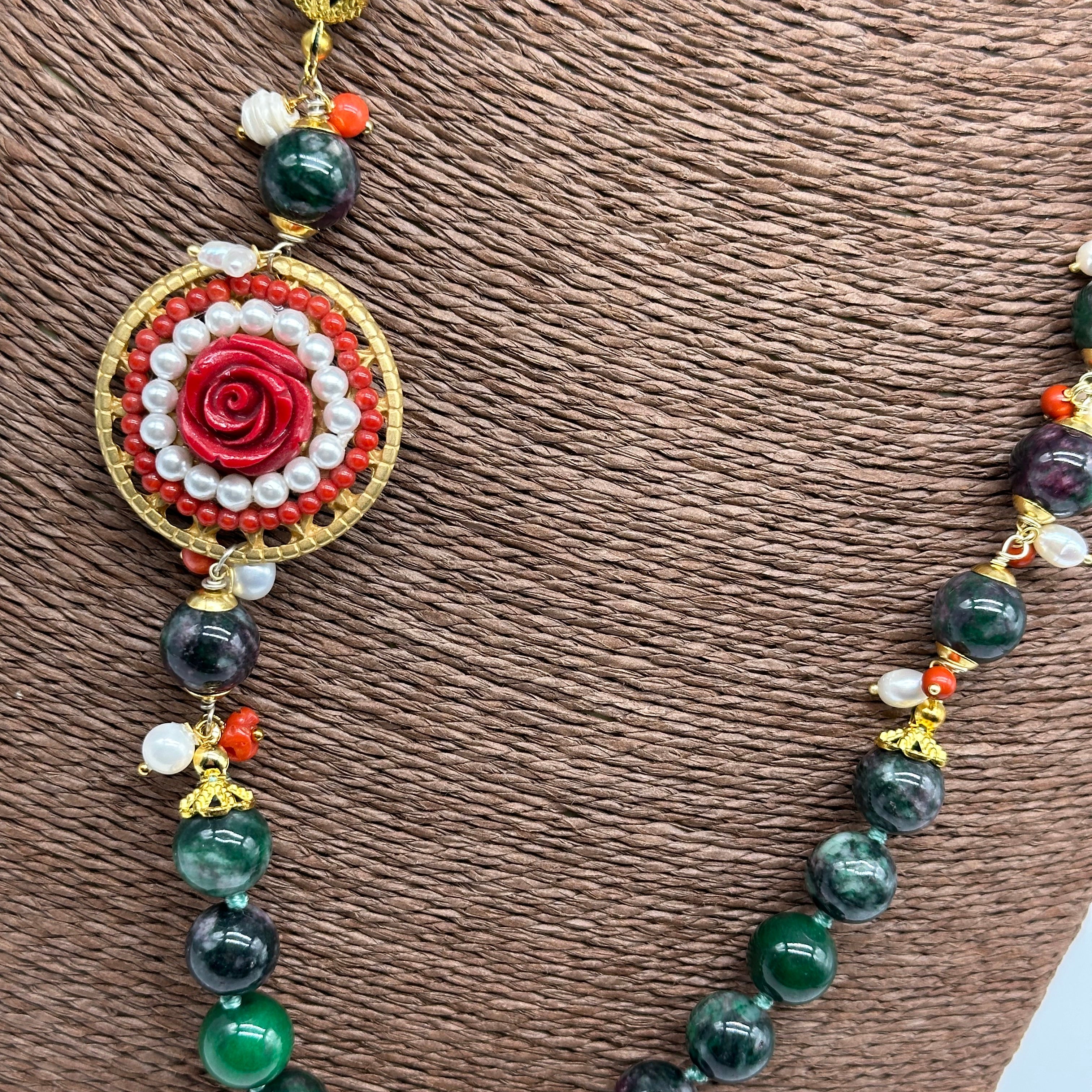 Collana Ceramica di Caltagirone Medaglione Corallo e Perle V.6 - COLLANA