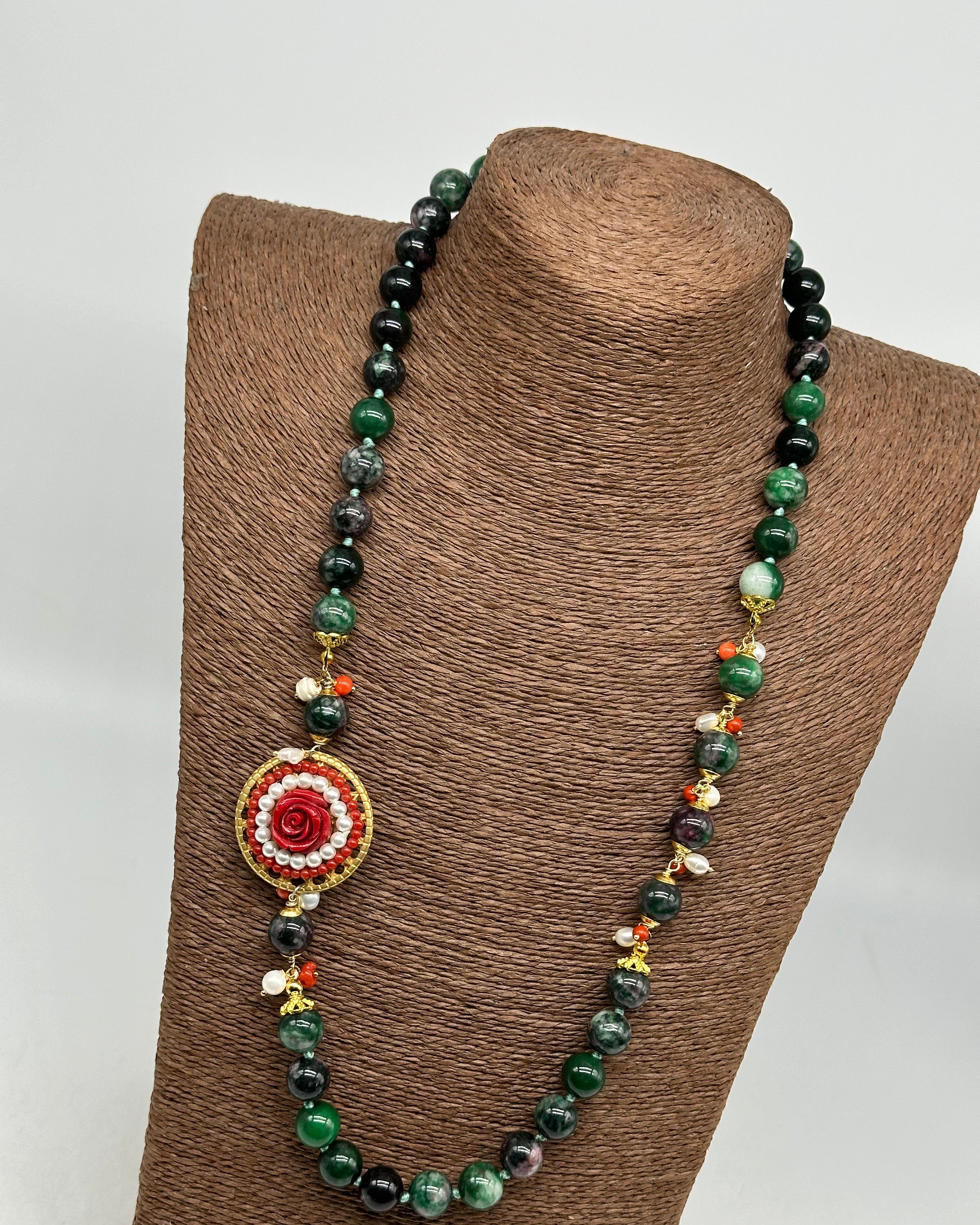 Collana Ceramica di Caltagirone Medaglione Corallo e Perle V.6 - COLLANA