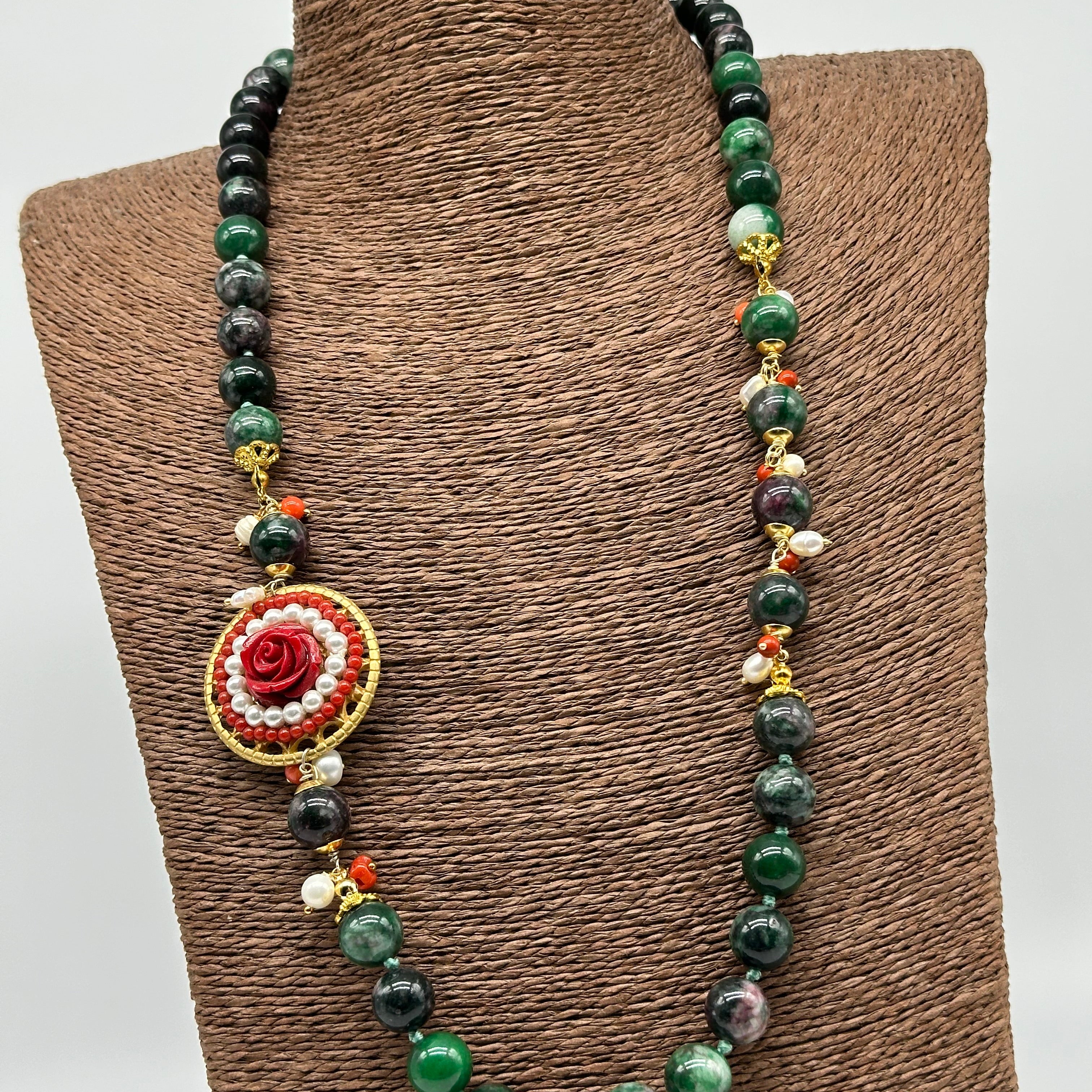 Collana Ceramica di Caltagirone Medaglione Corallo e Perle V.6 - COLLANA