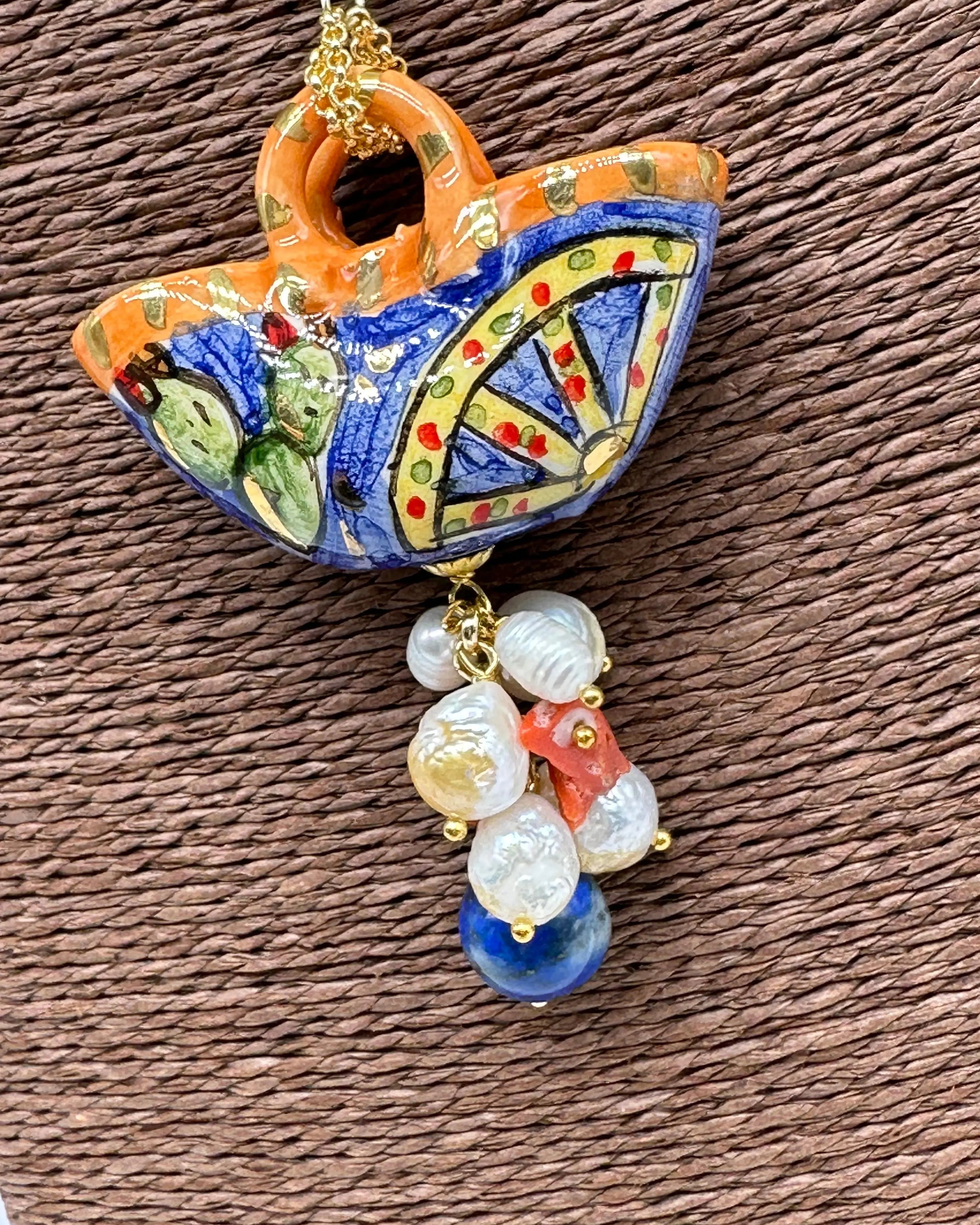 Collana Coffa Siciliana decorata Carretto Siciliano Ceramica di Caltagirone V.1 DD CERAMICHE SICILIANE