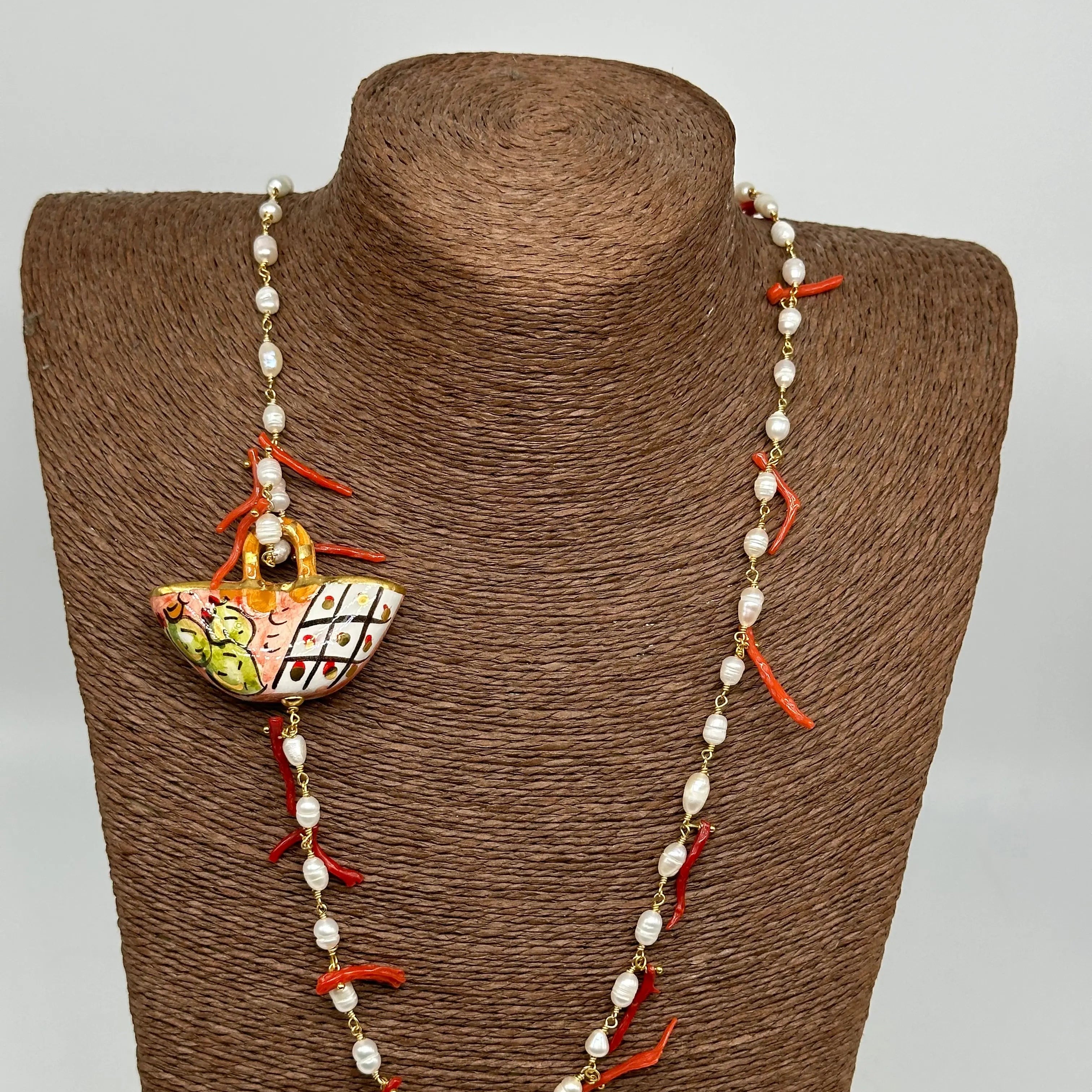 Collana Coffa Siciliana decorata Ceramica di Caltagirone, Perle e Corallo DD CERAMICHE SICILIANE