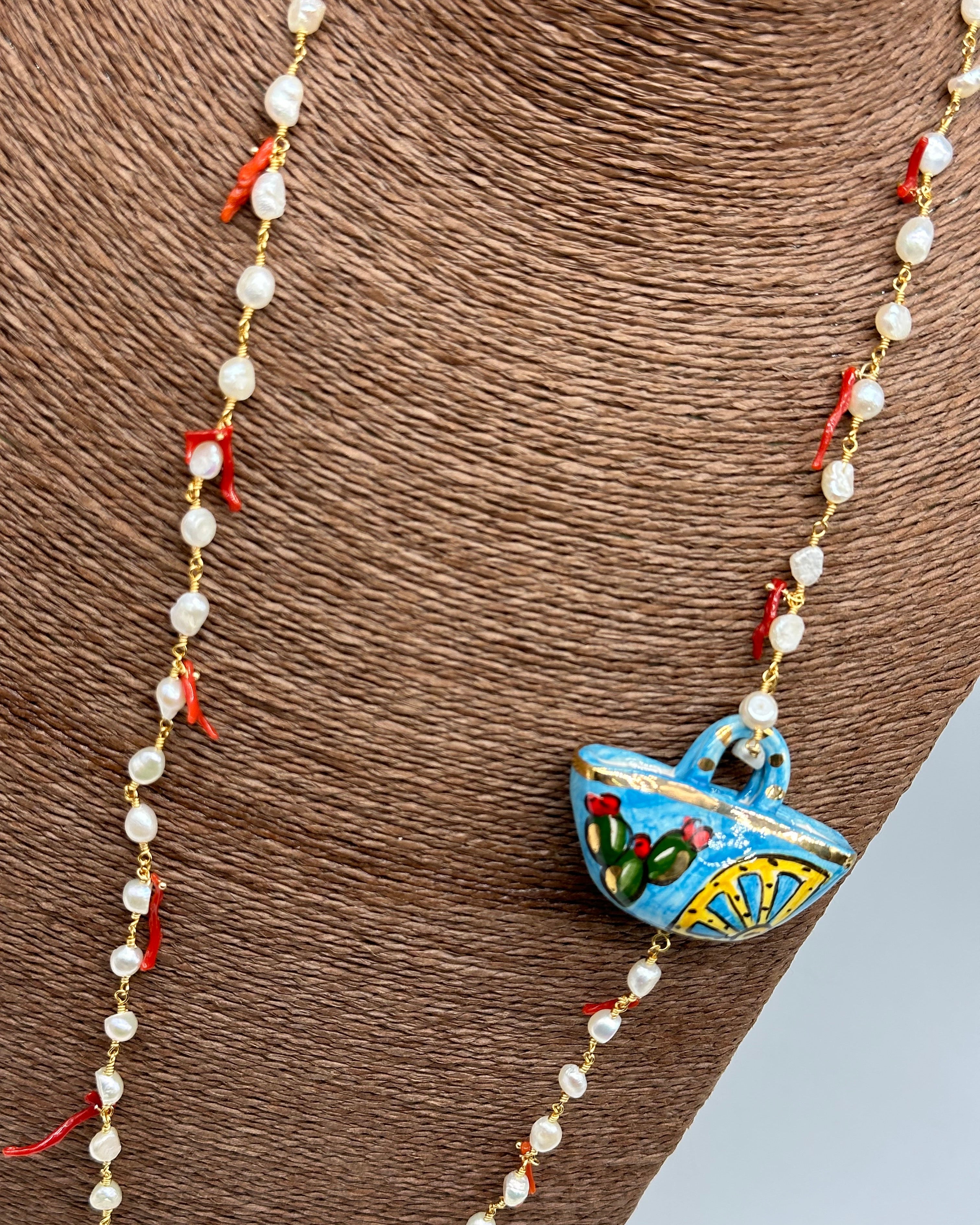 Collana Coffa Siciliana decorata Ceramica di Caltagirone Perle e Corallo V.2 - BIJOUX