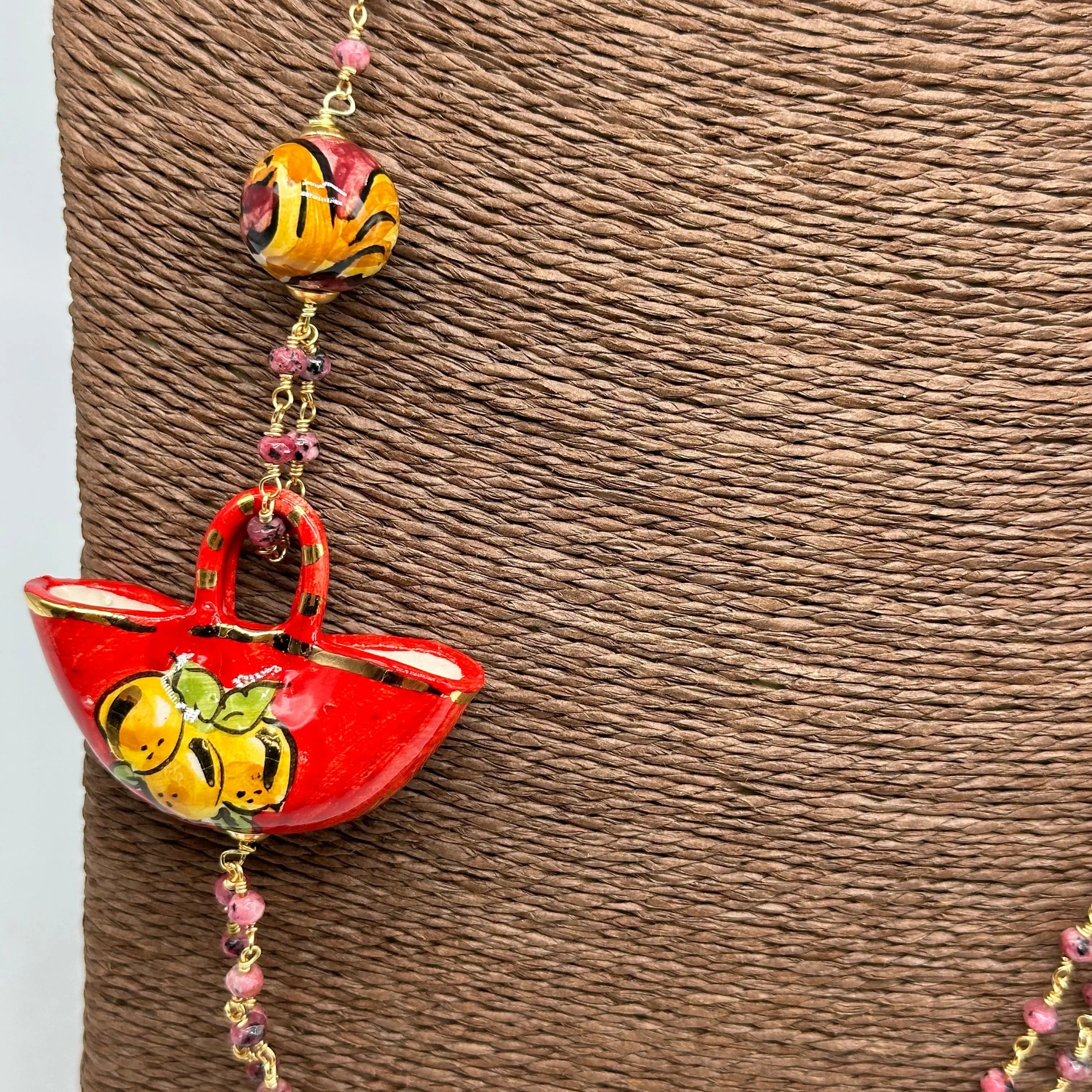 Collana Coffa Siciliana decorata Rosso Ceramica di Caltagirone DD CERAMICHE SICILIANE