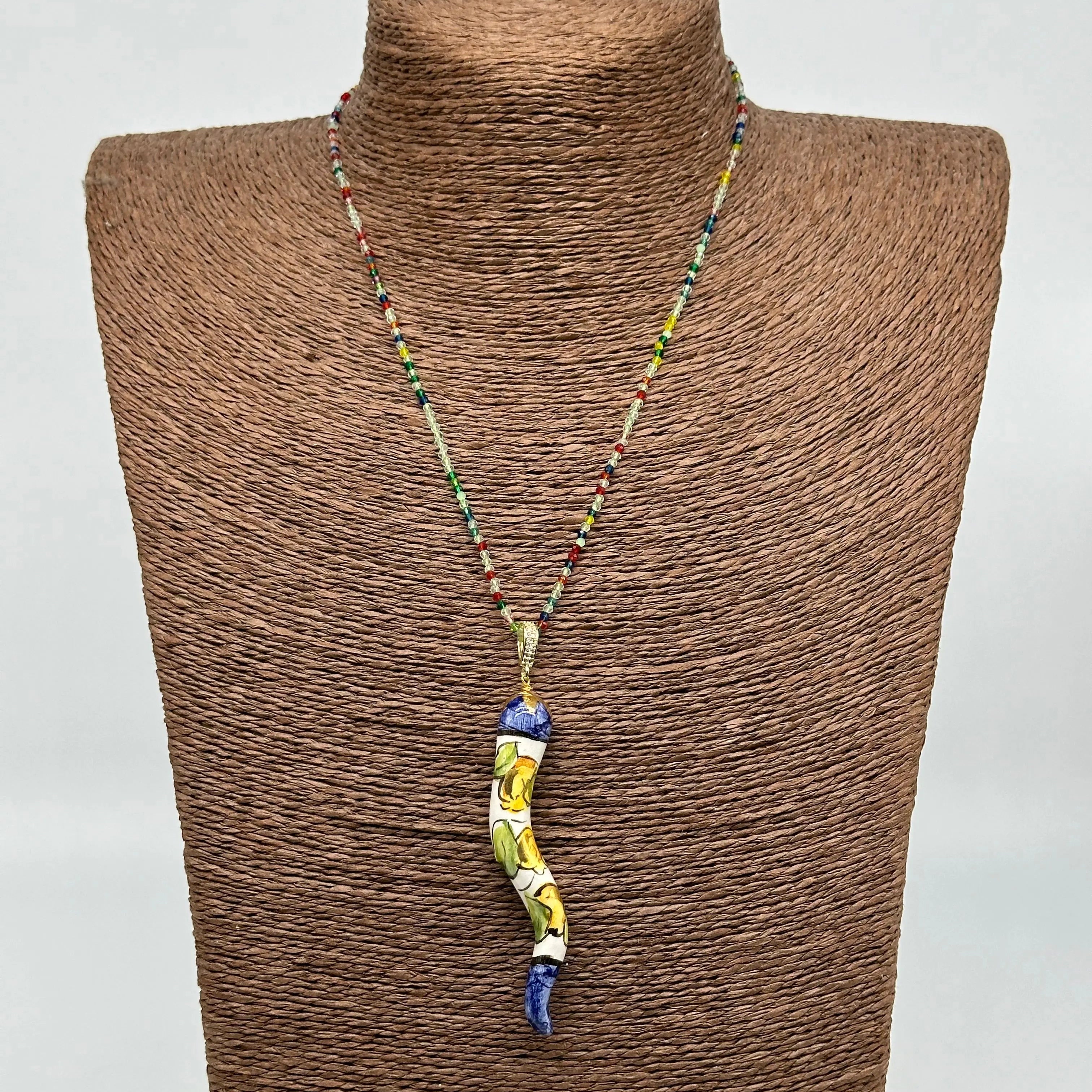Collana Corno Portafotuna Ceramica Caltagirone, catena perle multicolor V.1 DD CERAMICHE SICILIANE