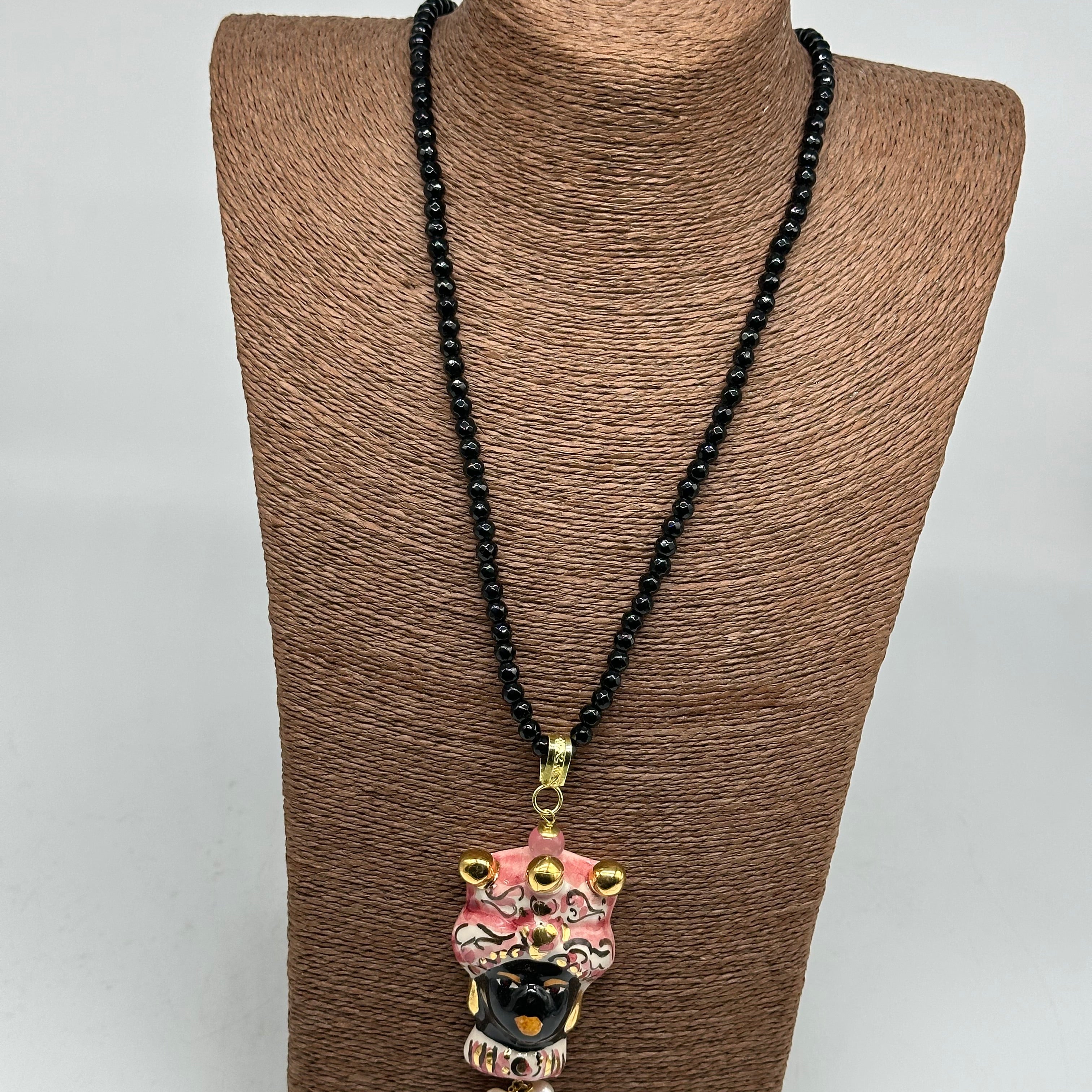 Collana di pietre nere Testa di Moro Ceramica di Caltagirone Turbante Rosa Decorato V.2 - COLLANA