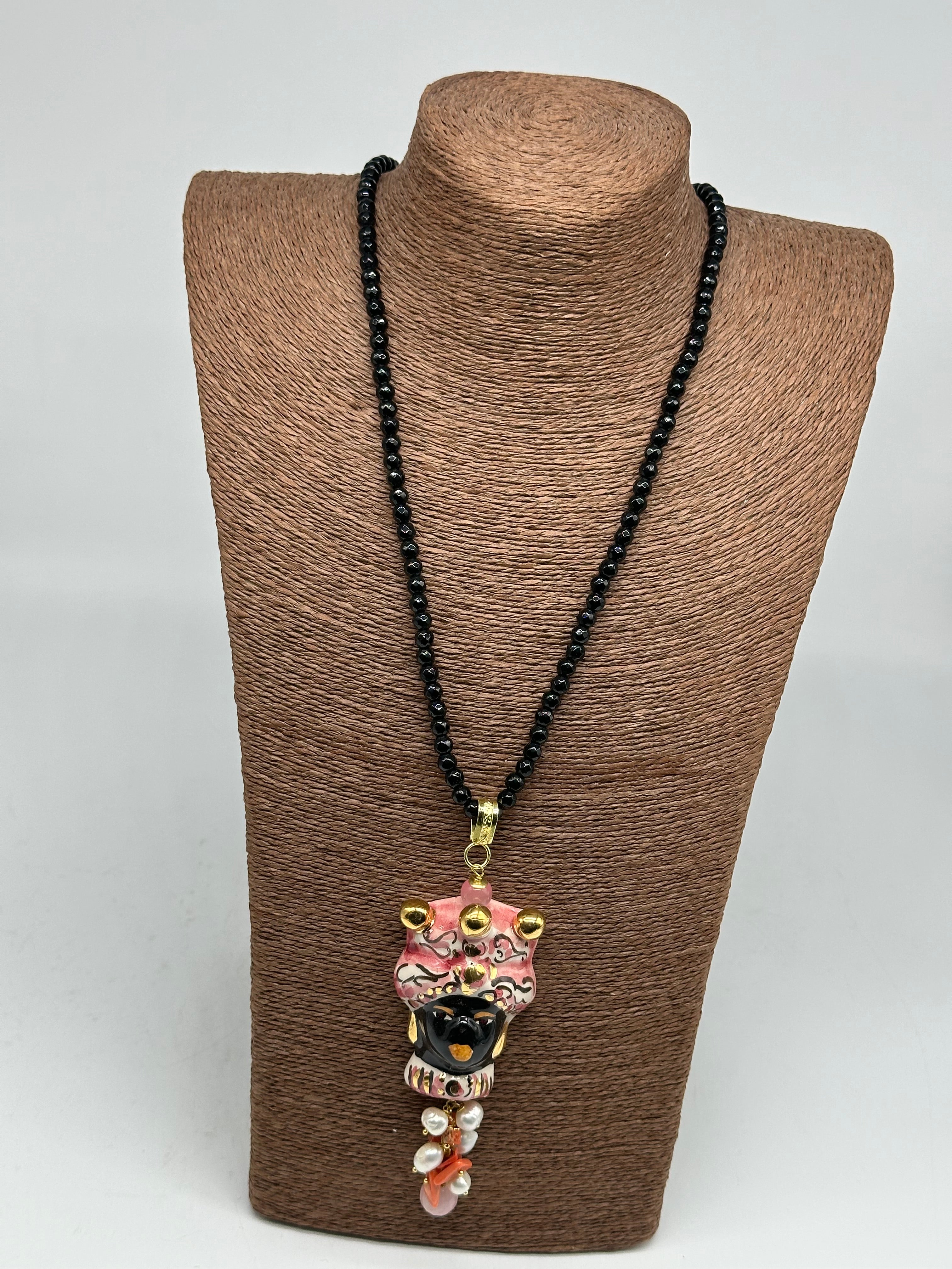 Collana di pietre nere Testa di Moro Ceramica di Caltagirone Turbante Rosa Decorato V.2 - COLLANA