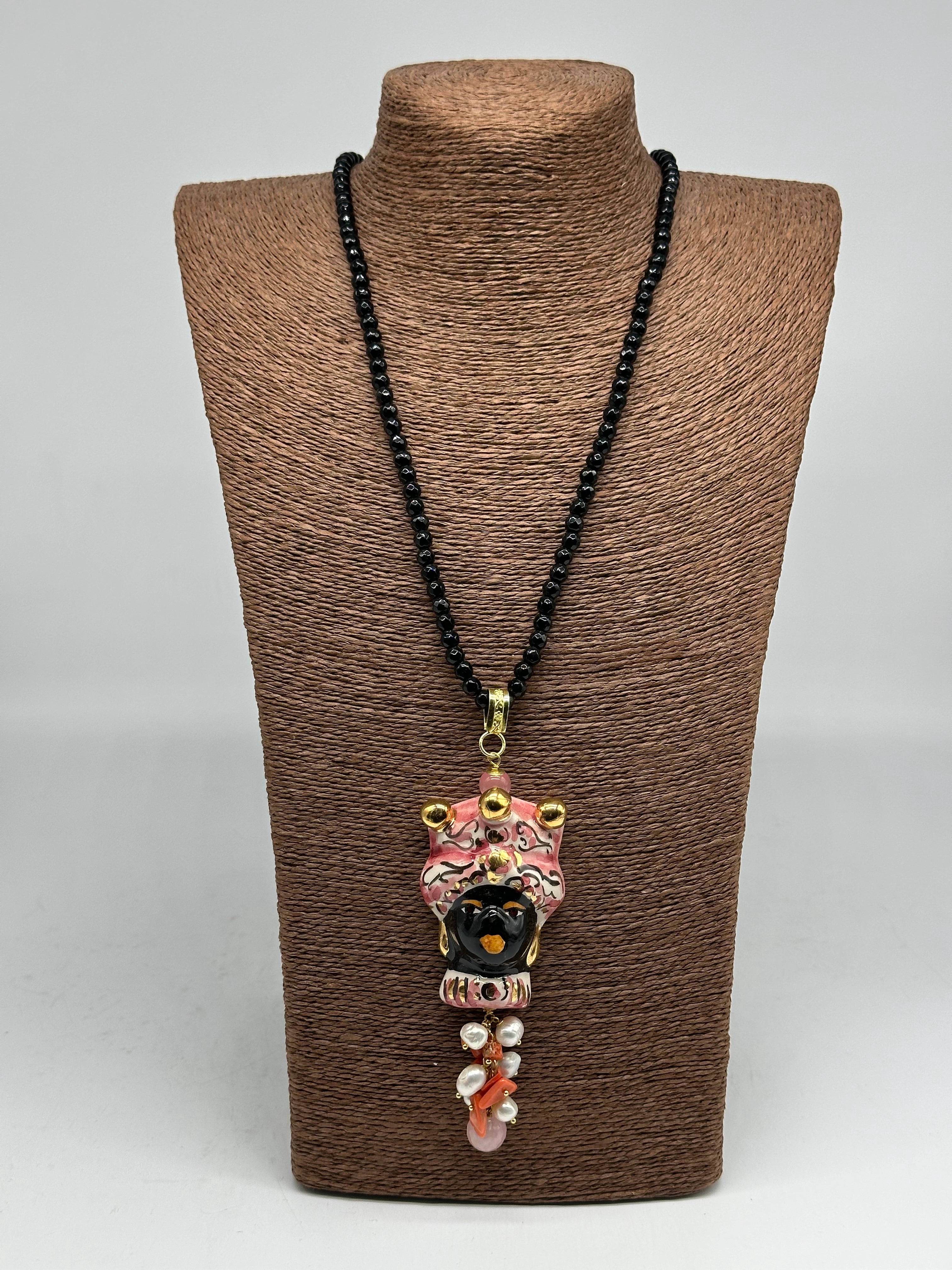 Collana di pietre nere Testa di Moro Ceramica di Caltagirone Turbante Rosa Decorato V.2 - COLLANA