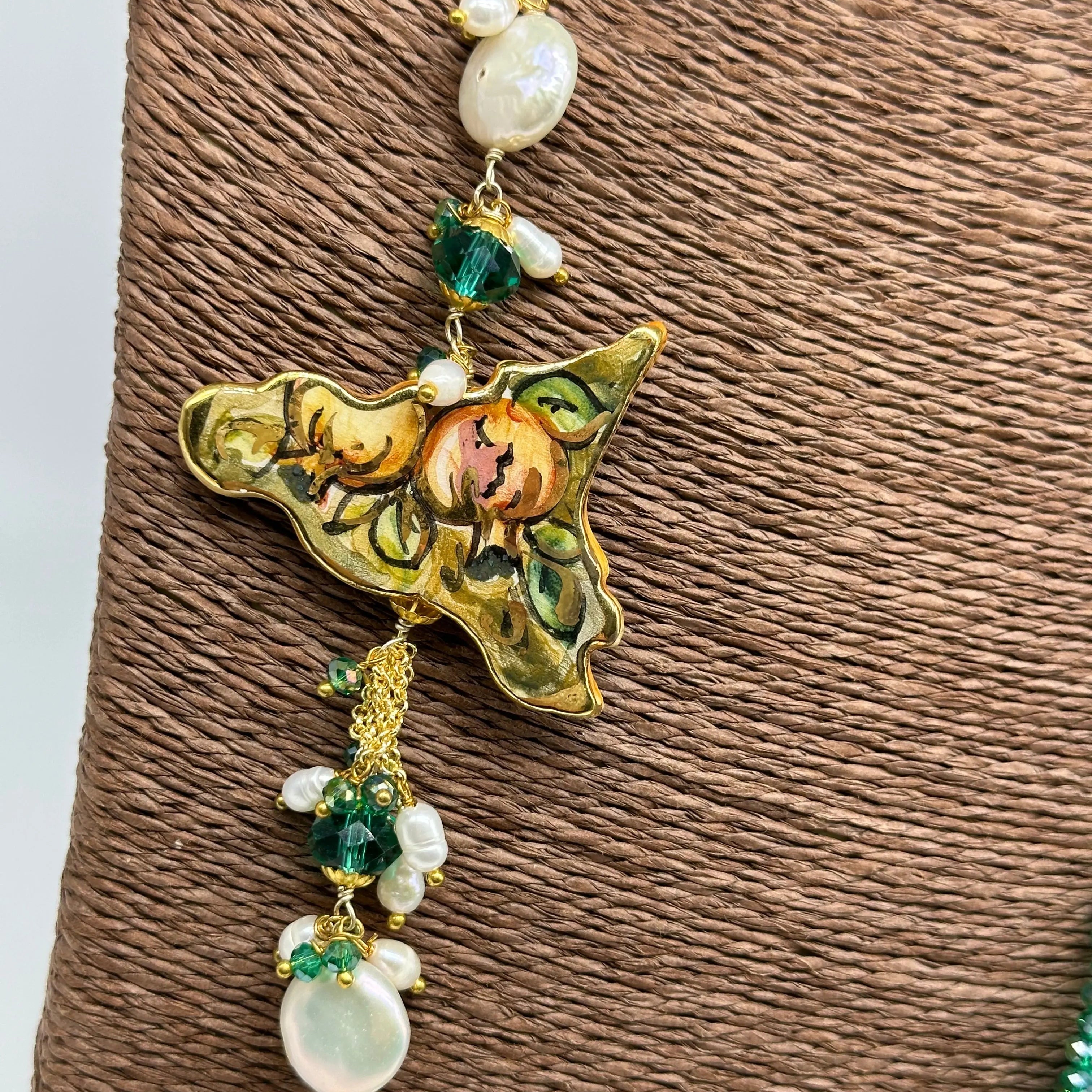 Collana multifilo di Pietre Verde, ciondolo Sicilia, perle e pietre DD CERAMICHE SICILIANE