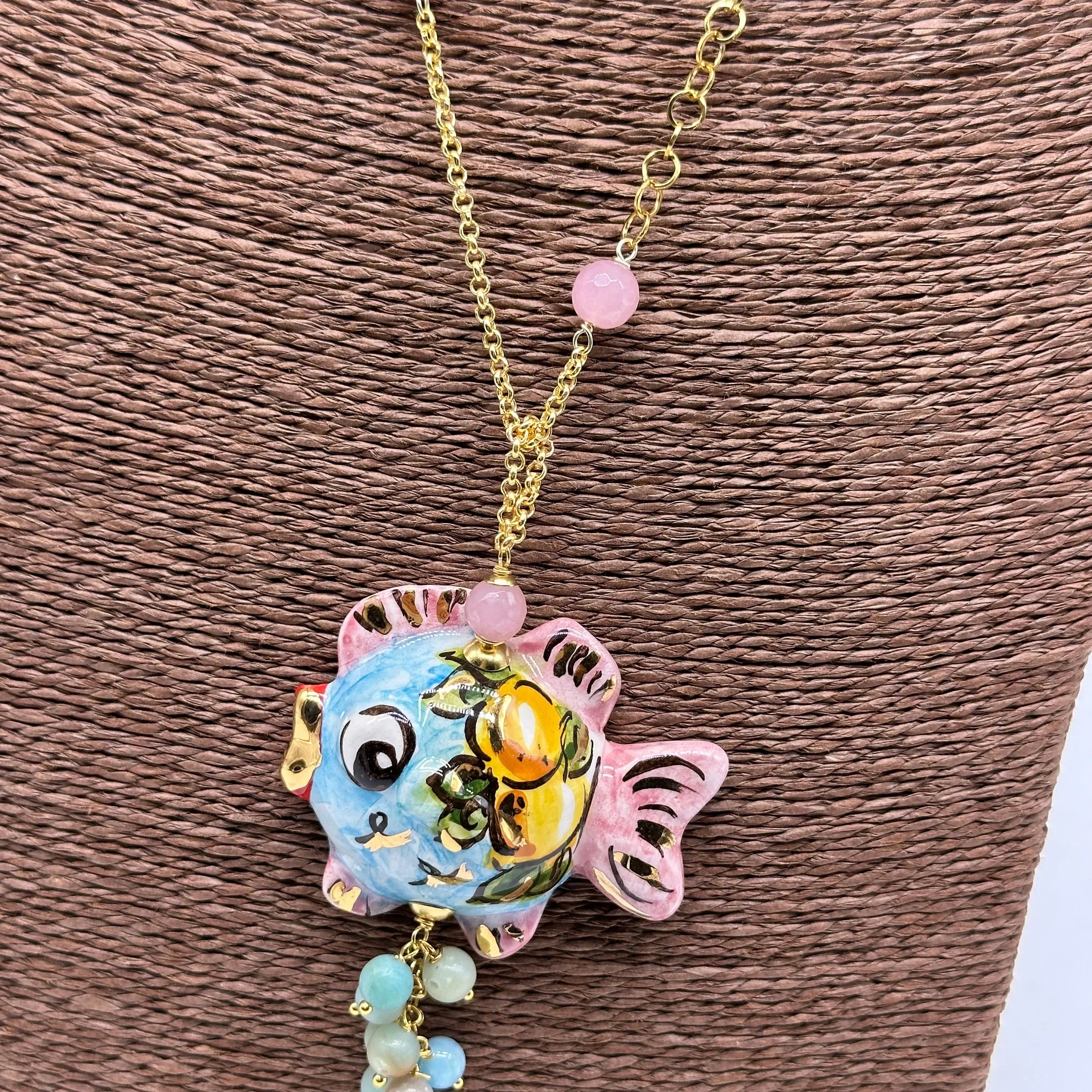 Collana Pesce in Ceramica di Caltagirone, pietre, catena dorata V.2 DD CERAMICHE SICILIANE