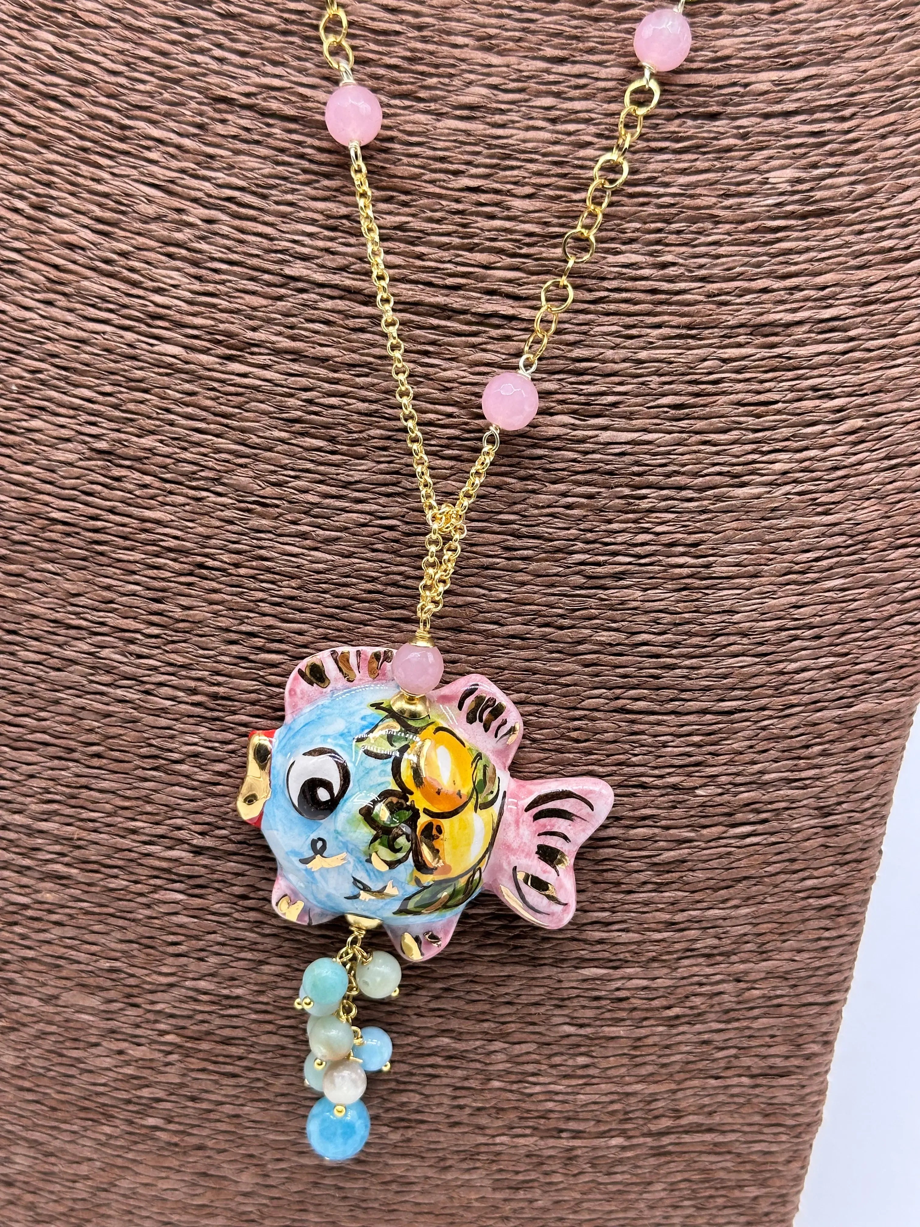 Collana Pesce in Ceramica di Caltagirone, pietre, catena dorata V.2 DD CERAMICHE SICILIANE