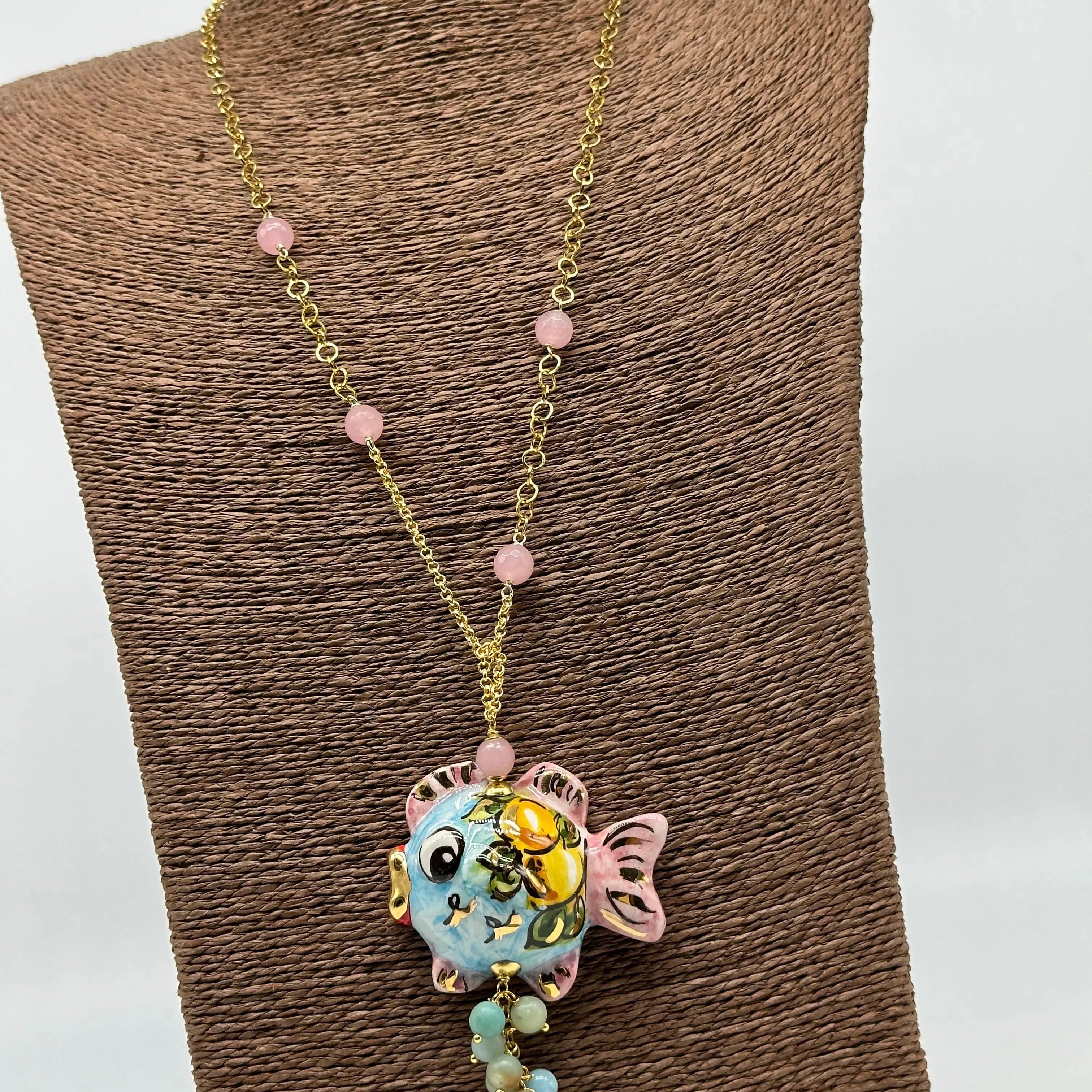 Collana Pesce in Ceramica di Caltagirone, pietre, catena dorata V.2 DD CERAMICHE SICILIANE