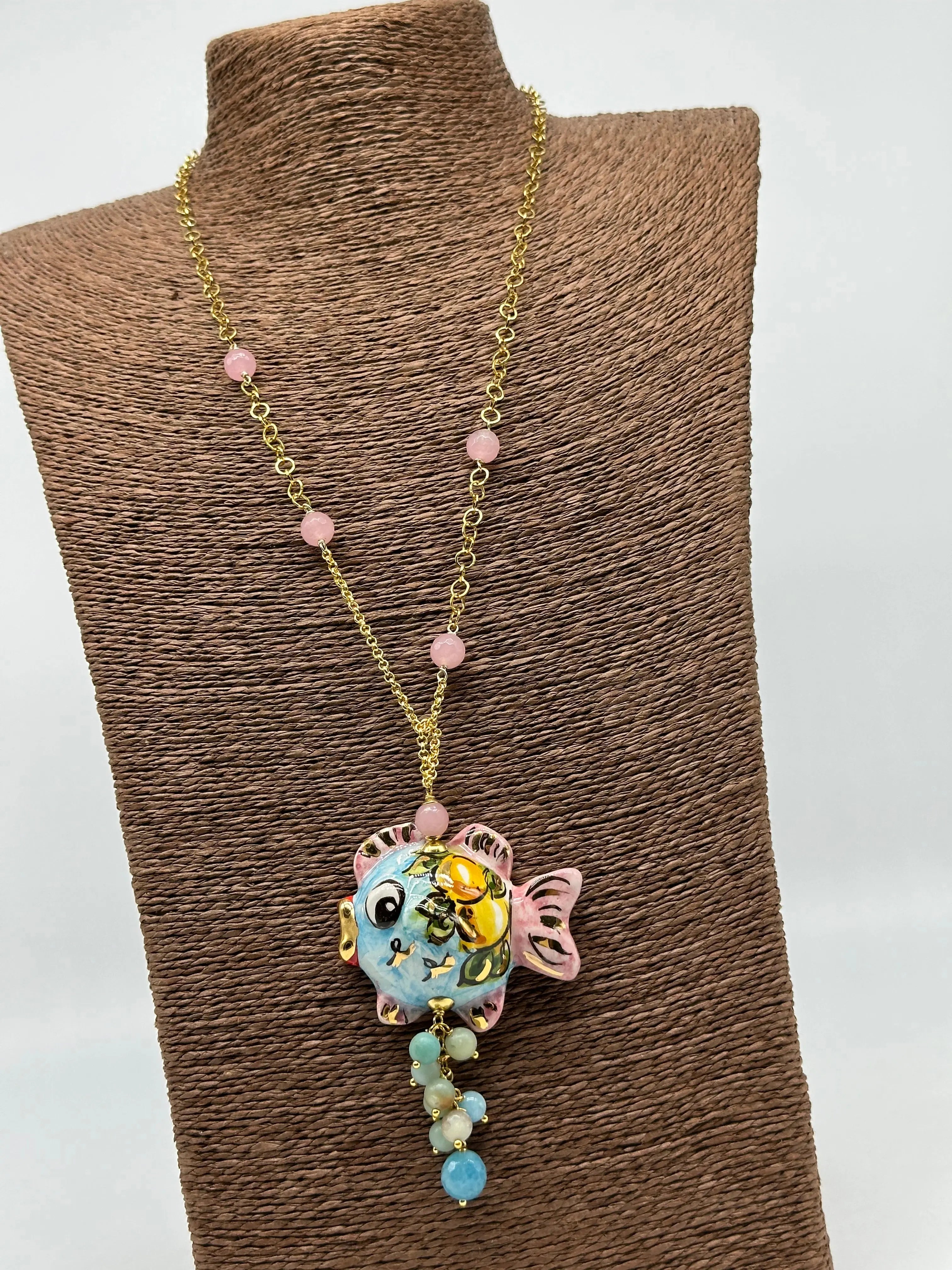 Collana Pesce in Ceramica di Caltagirone, pietre, catena dorata V.2 DD CERAMICHE SICILIANE