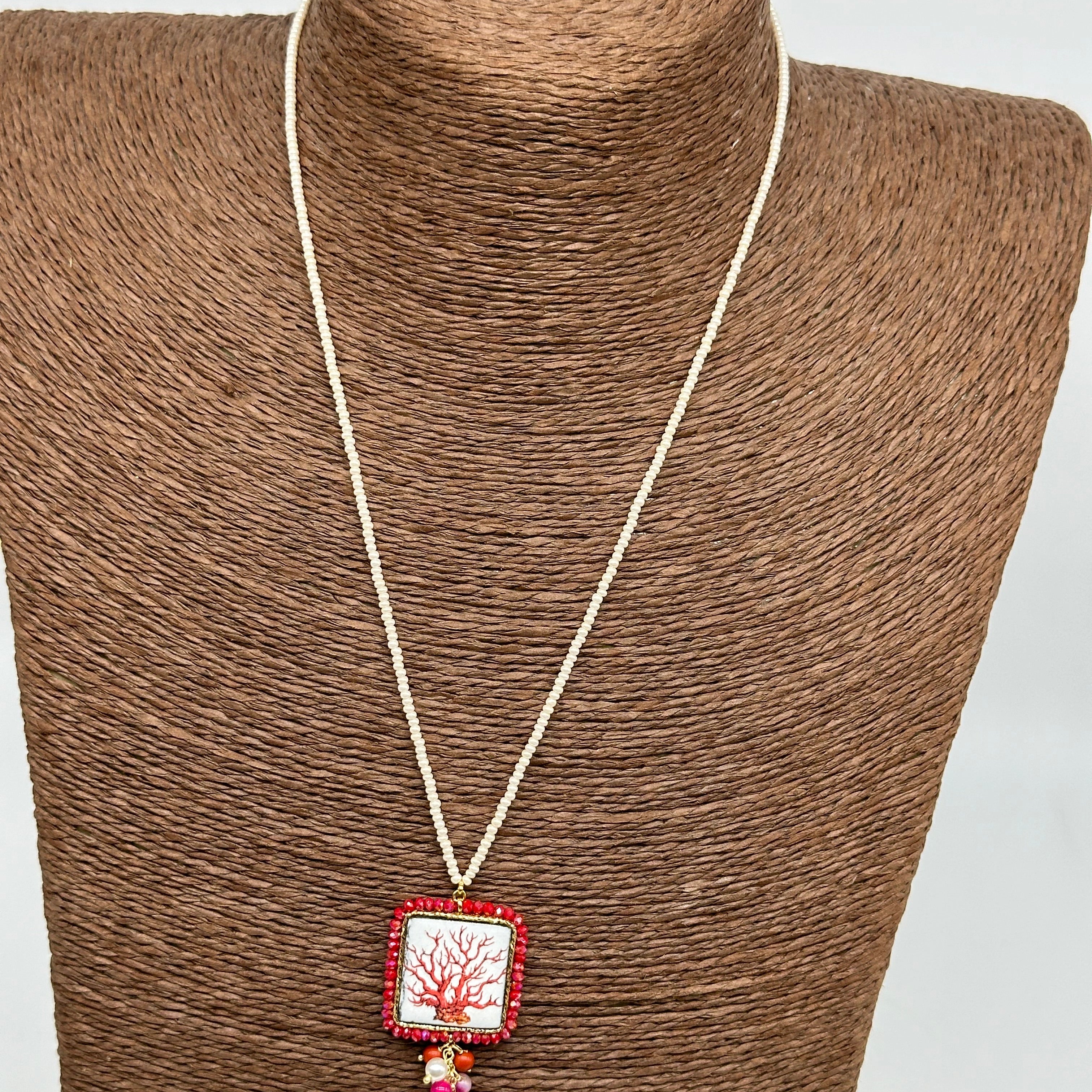 Collana Piastrella Ceramica Caltagirone Corallo Marino catena perline bianche - COLLANA