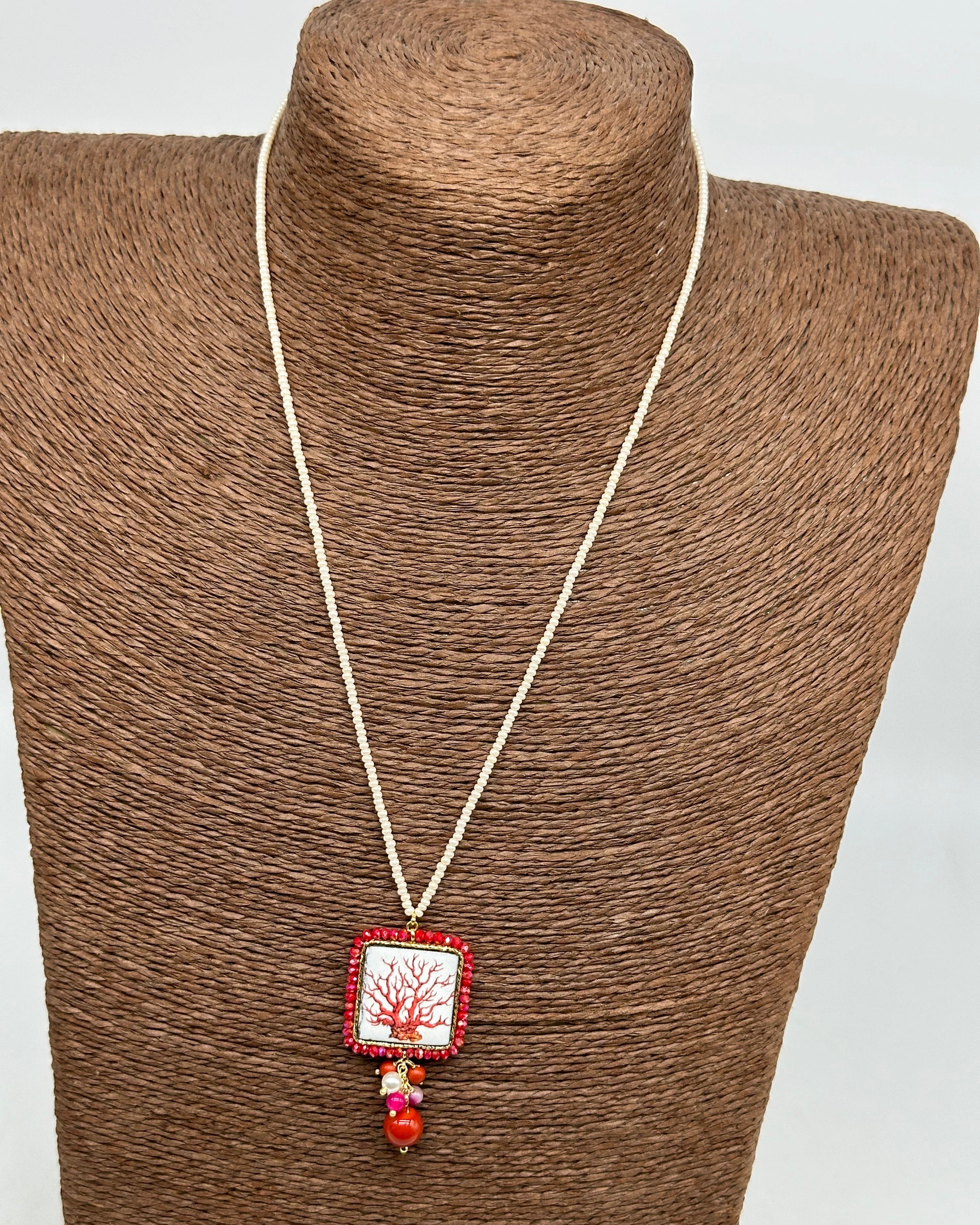 Collana Piastrella Ceramica Caltagirone Corallo Marino catena perline bianche - COLLANA