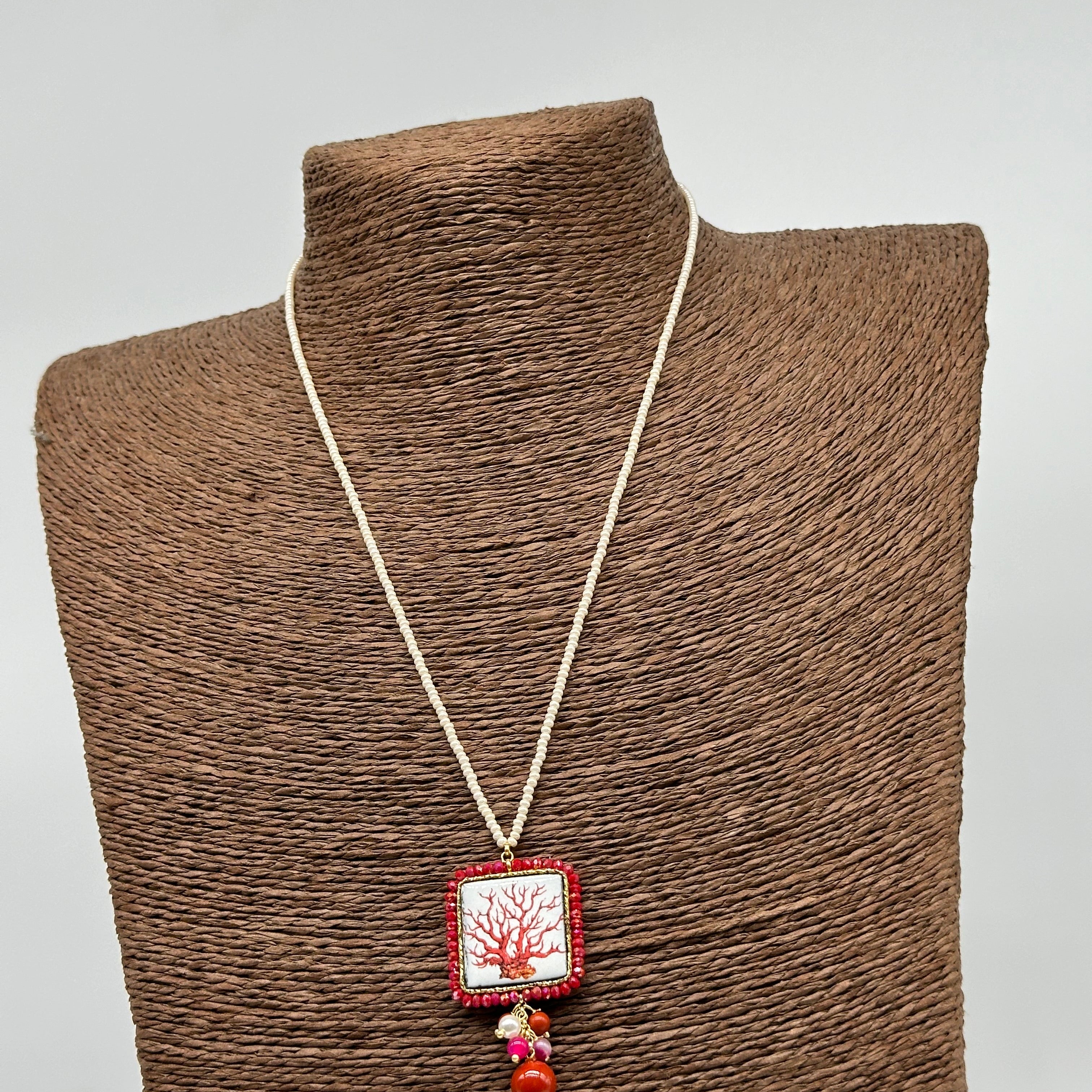 Collana Piastrella Ceramica Caltagirone Corallo Marino catena perline bianche - COLLANA