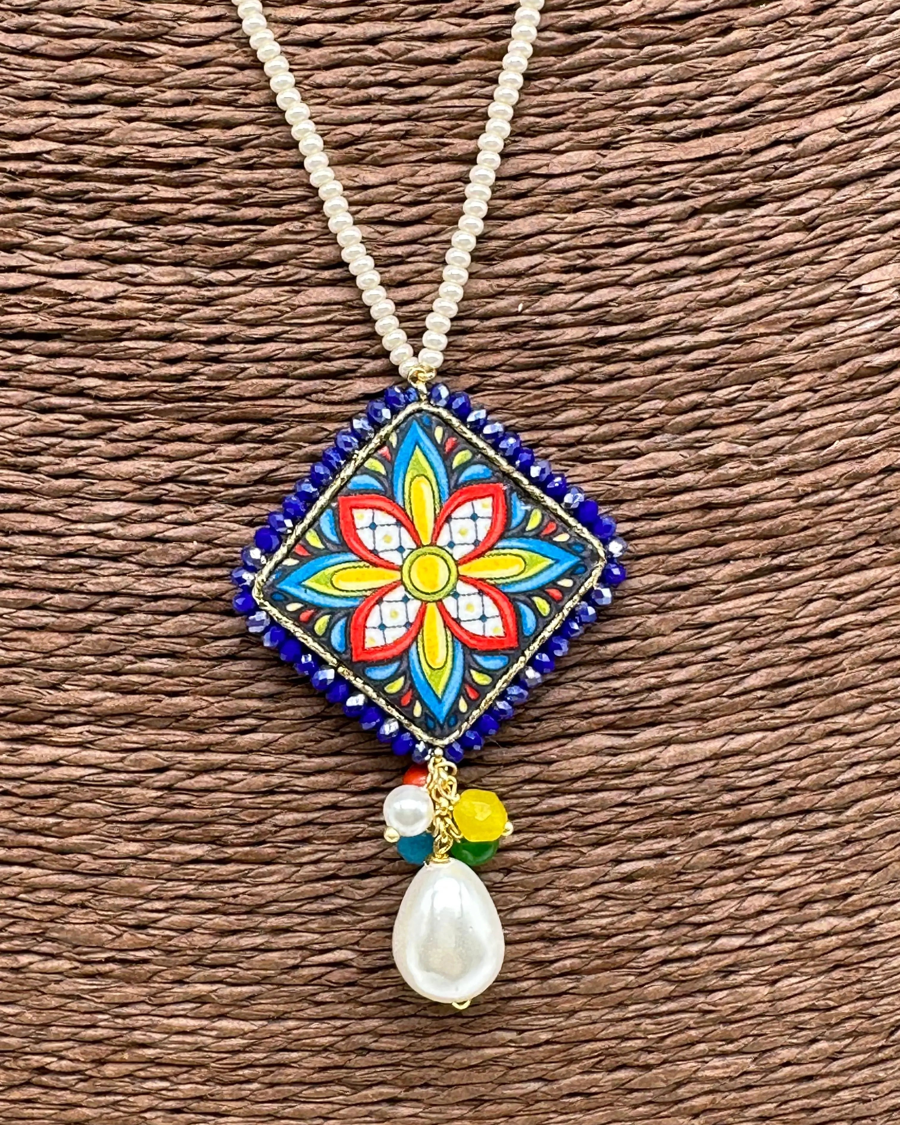 Collana Piastrella Ceramica Caltagirone Cornice Blu, catena perline bianche DD CERAMICHE SICILIANE