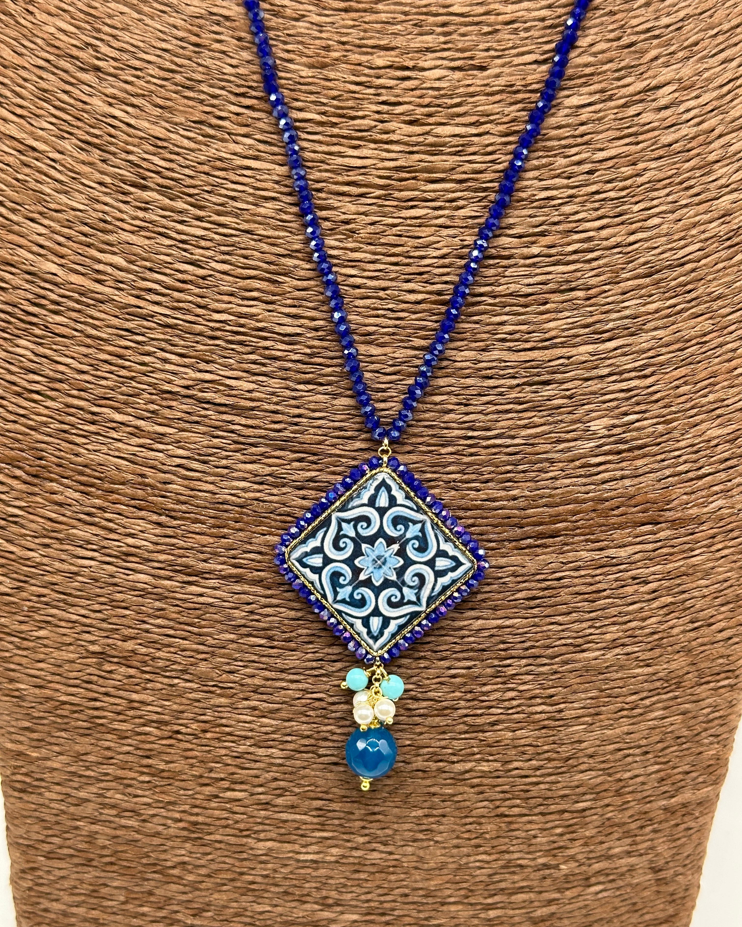 Collana Piastrella Ceramica Caltagirone Decoro Barocco Blu catena perline blu V.1 - BIJOUX