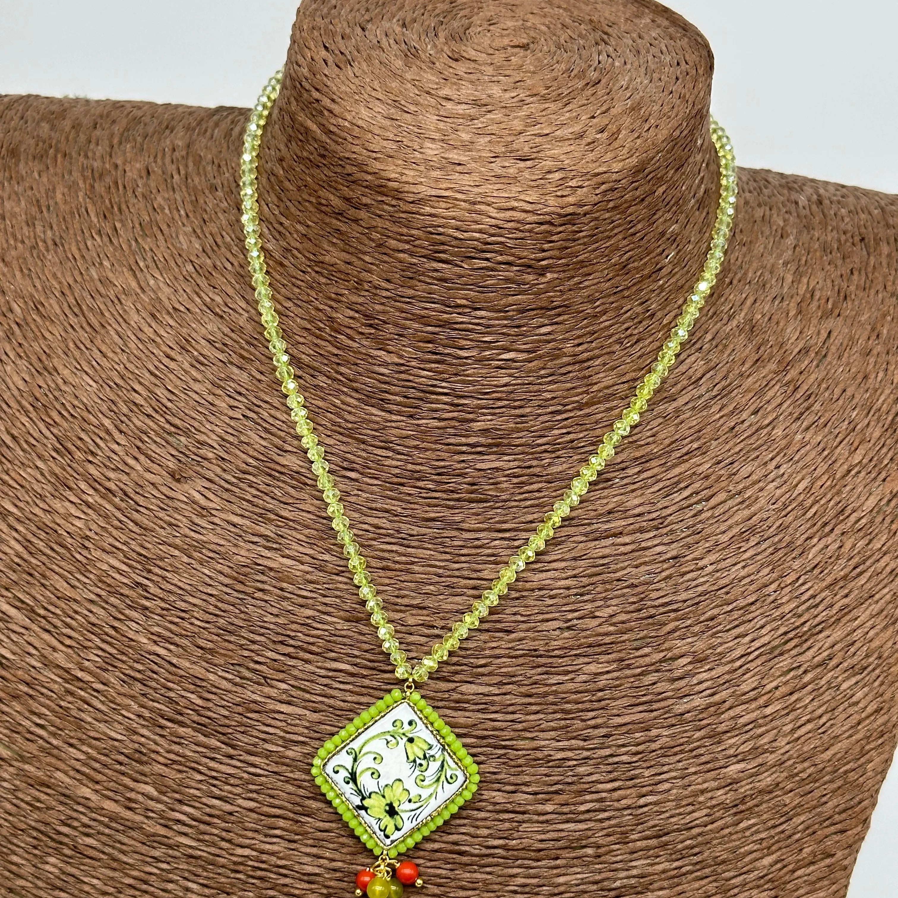 Collana Piastrella Ceramica Caltagirone Decoro Barocco, catena perline verde limone DD CERAMICHE SICILIANE