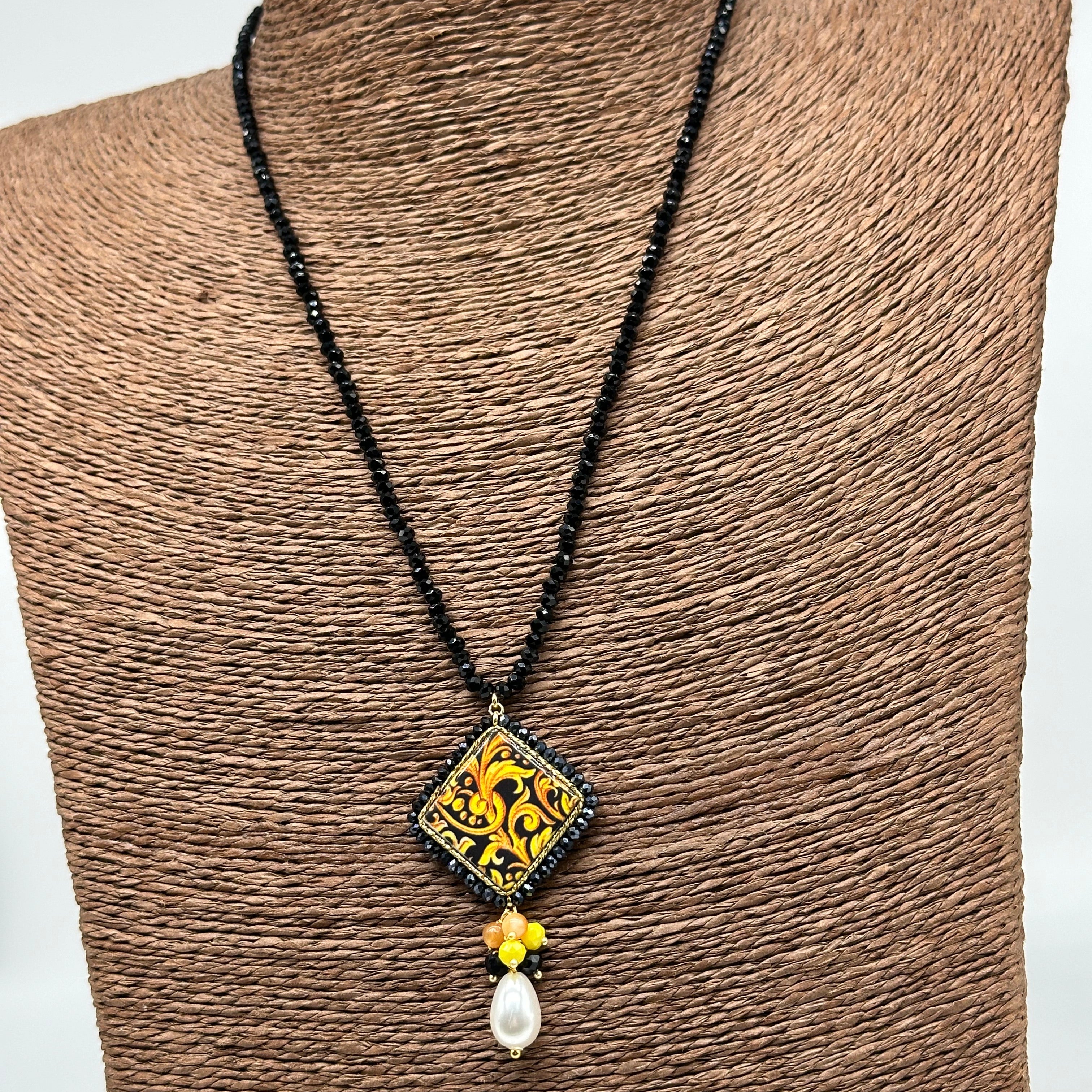 Collana Piastrella Ceramica Caltagirone Decoro Barocco catena perline nere V.2 - COLLANA