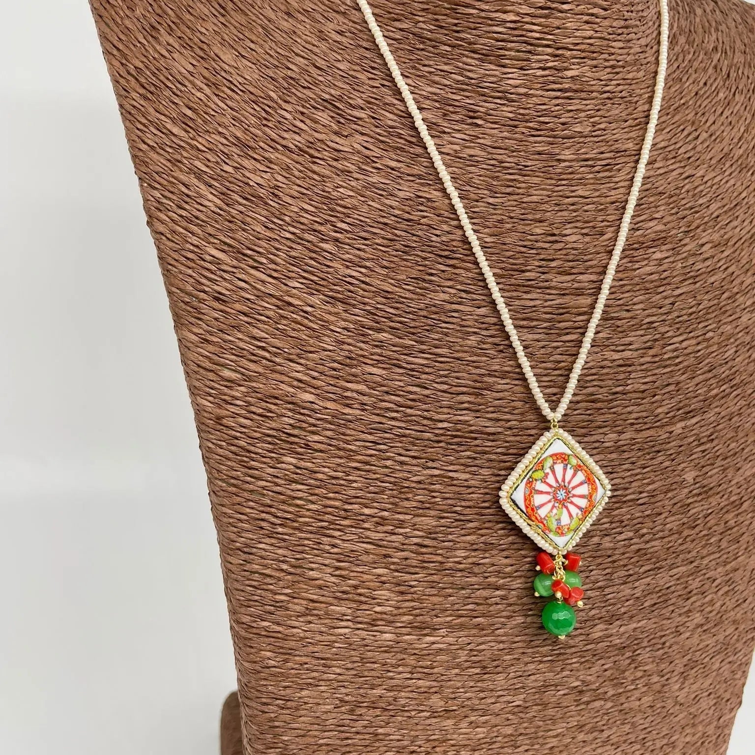 Collana Piastrella Ceramica Caltagirone, Ruota Carretto, pietre, corallo, catena perle - DD CERAMICHE SICILIANE