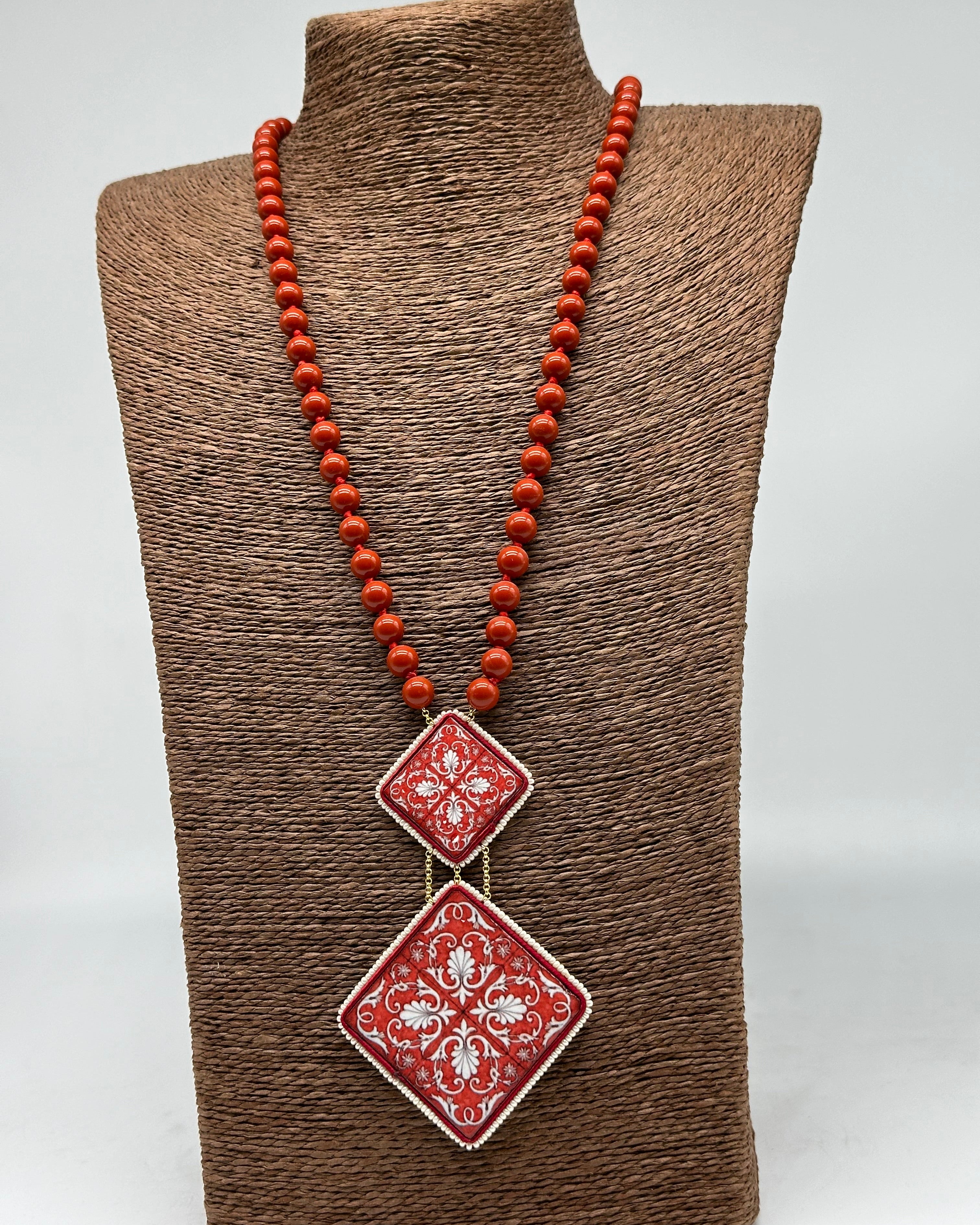 Collana Piastrelle Ceramica di Caltagirone catena con pietre rosse - COLLANA